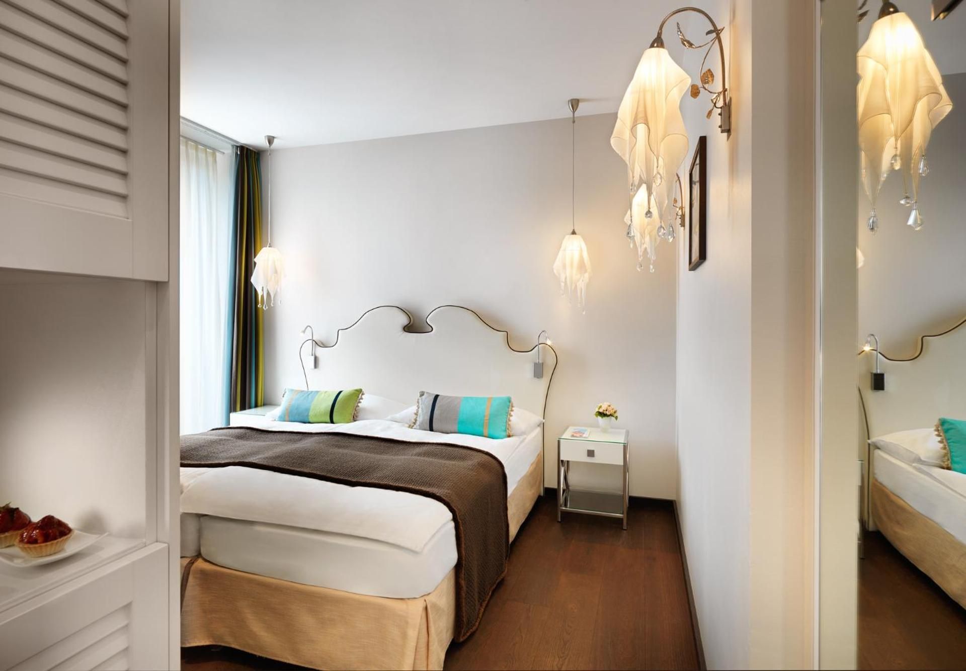 Suite with Lake View