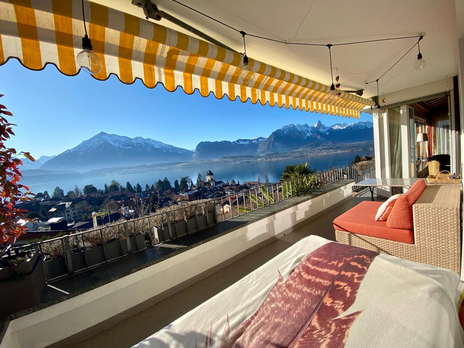 Deluxe Apartment with Lake View