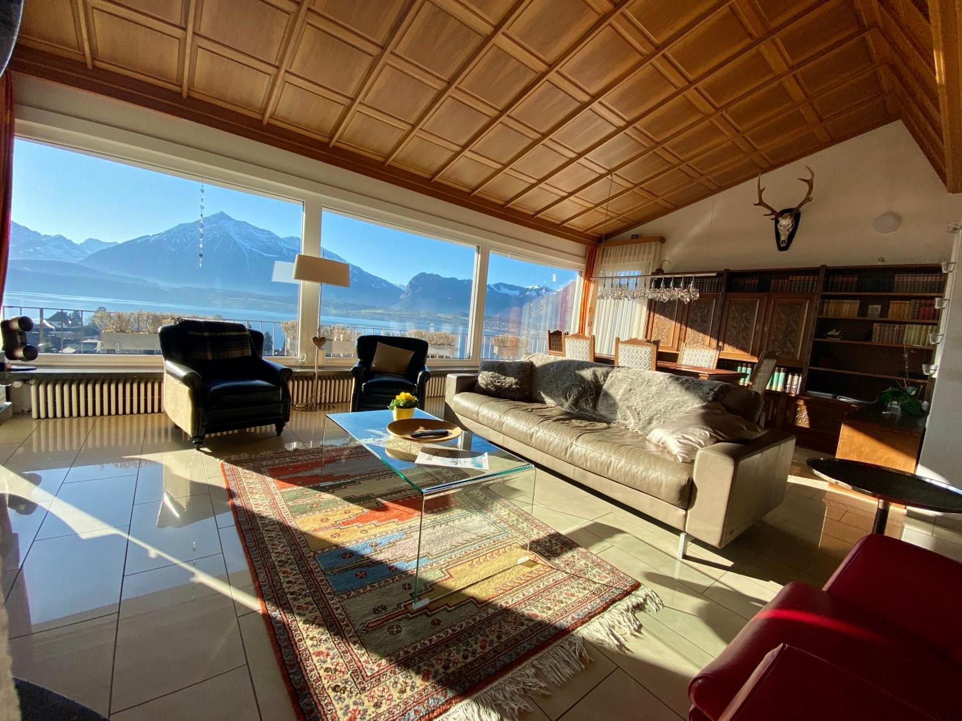 Deluxe Apartment with Lake View