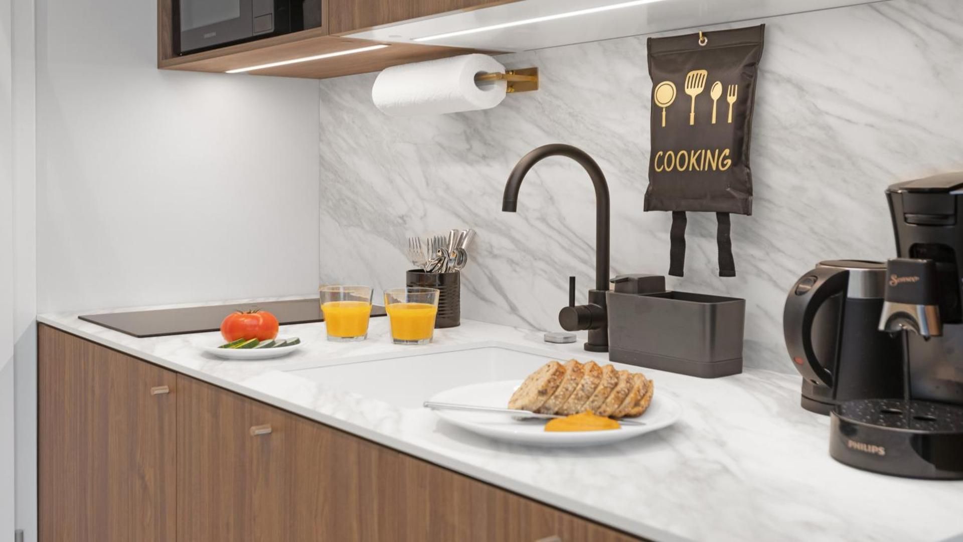 Twin Studio with Full Kitchen and Hallgrimskirkja Church View