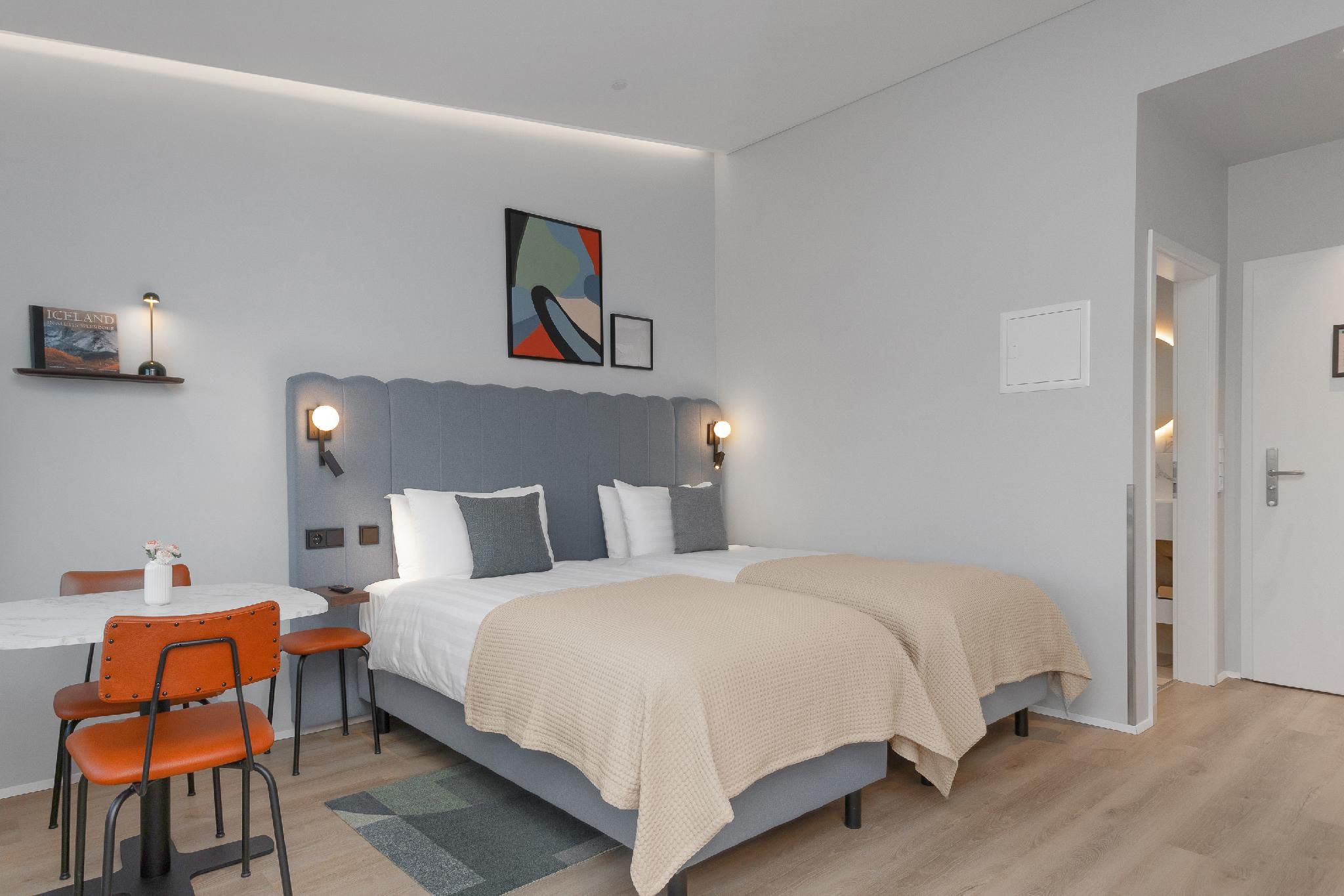 2 Twin Studio Full Kitchen Hallgrimskirkja Church View