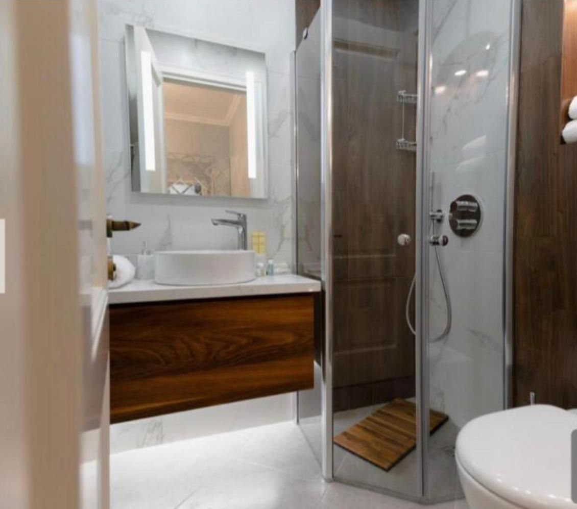 King David Residence Deluxe Double or Twin Room with City View 3