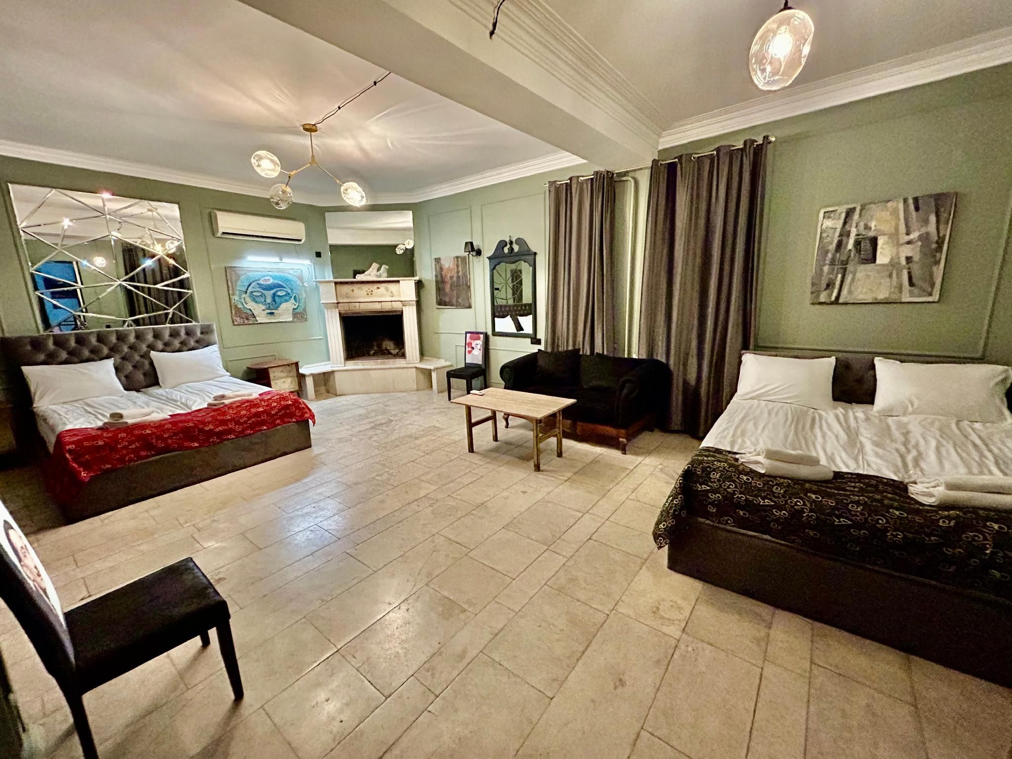 Deluxe Suite