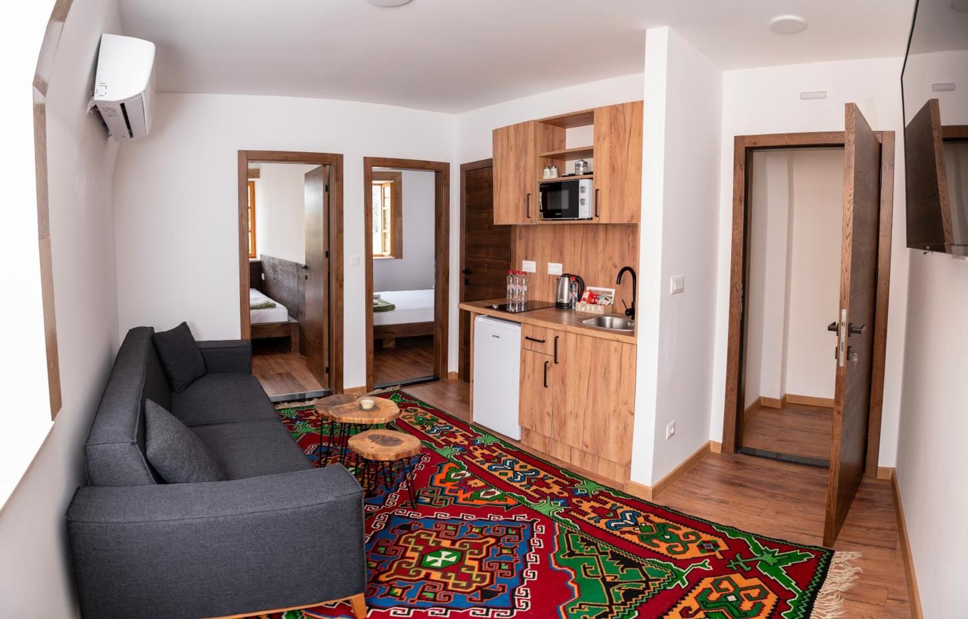 Sunrise Apartments - with Old Bridge view