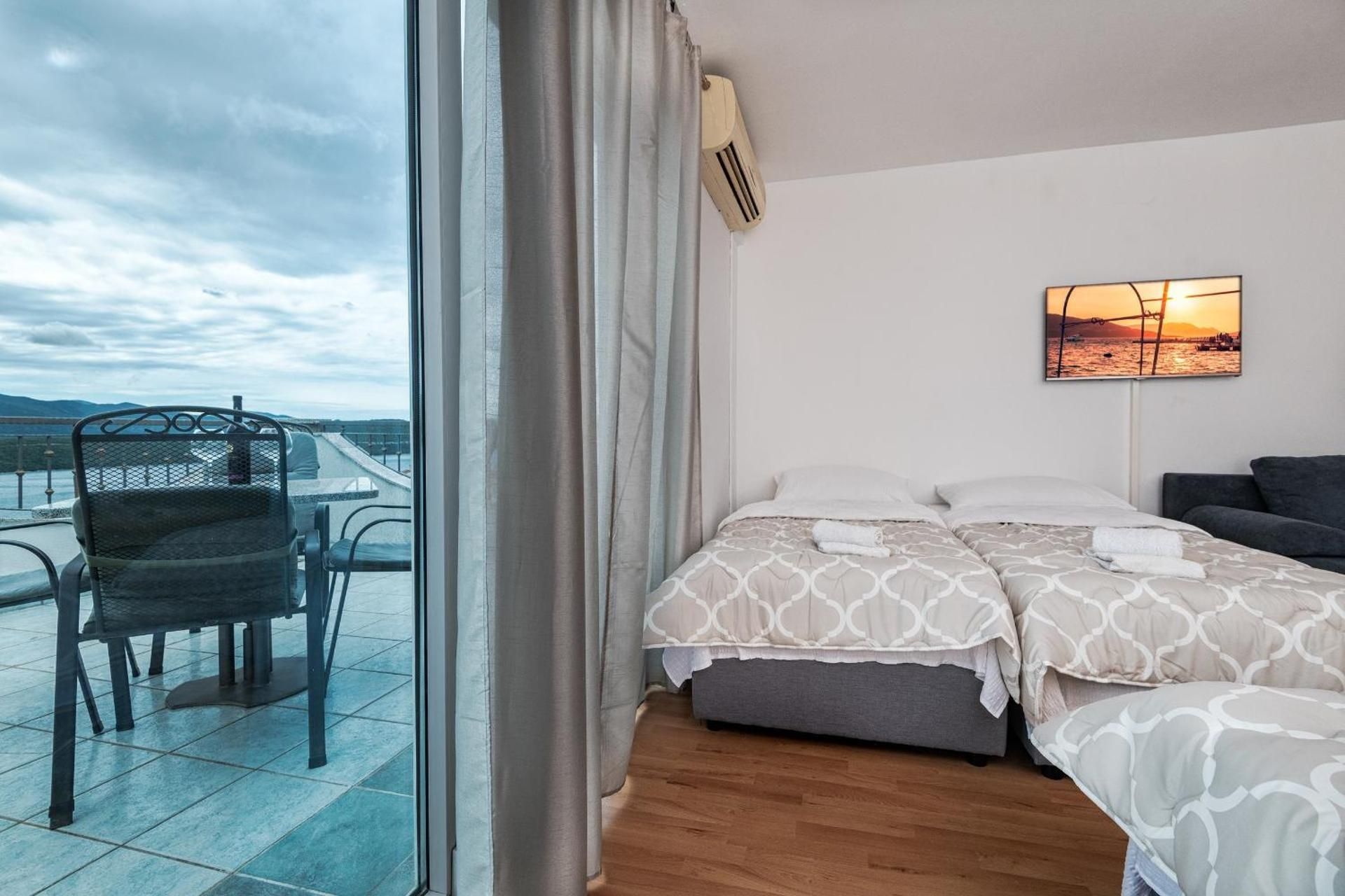 One Bedroom Apartment
