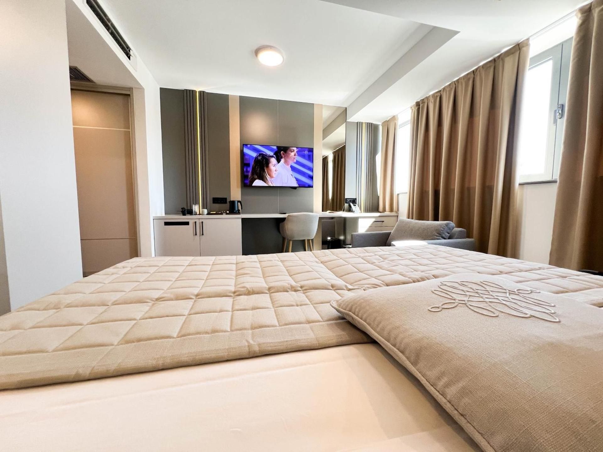 Deluxe Double or Twin Room