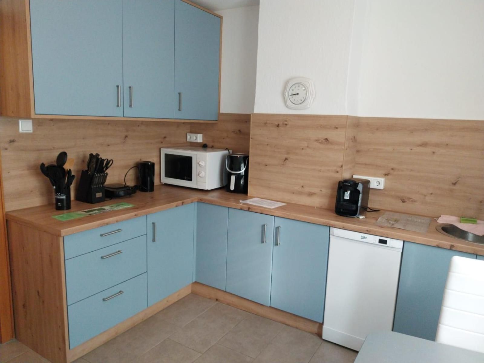 One-Bedroom Apartment with Balcony