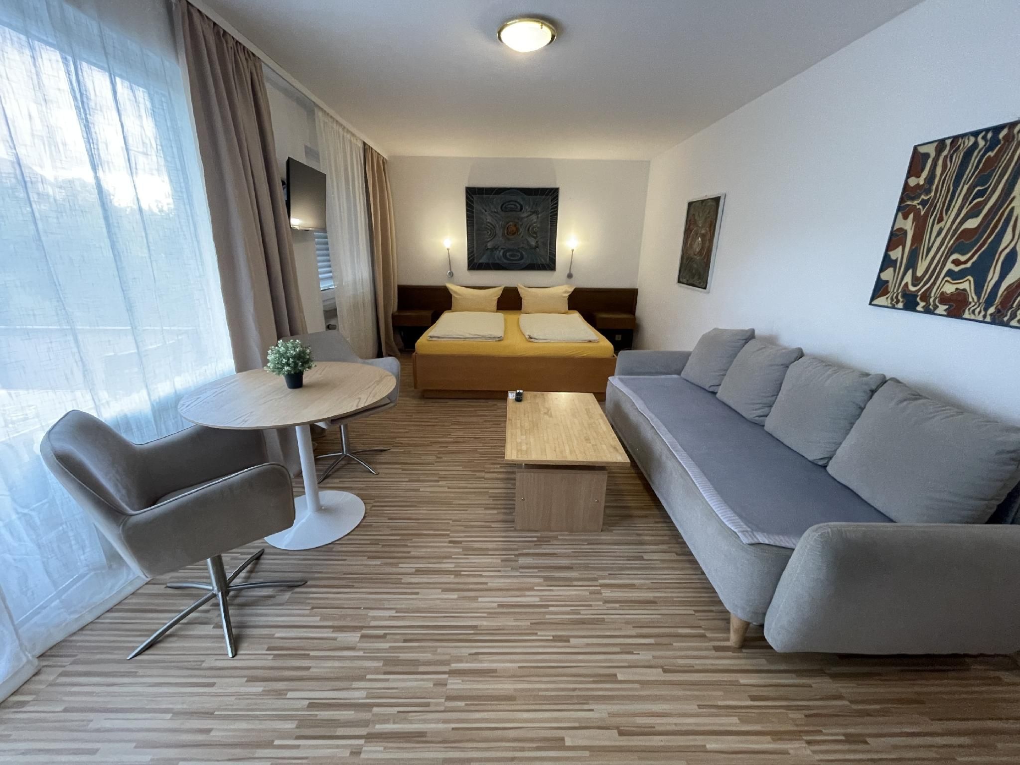 Studio mit Balkon mit Schlafcouch