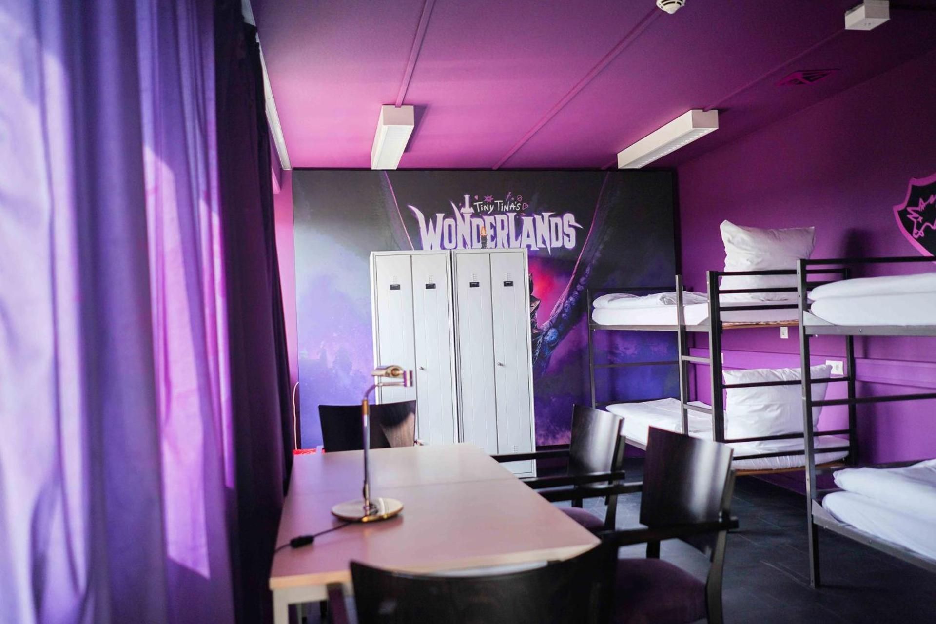 Quadruple Room with Shared Bathroom