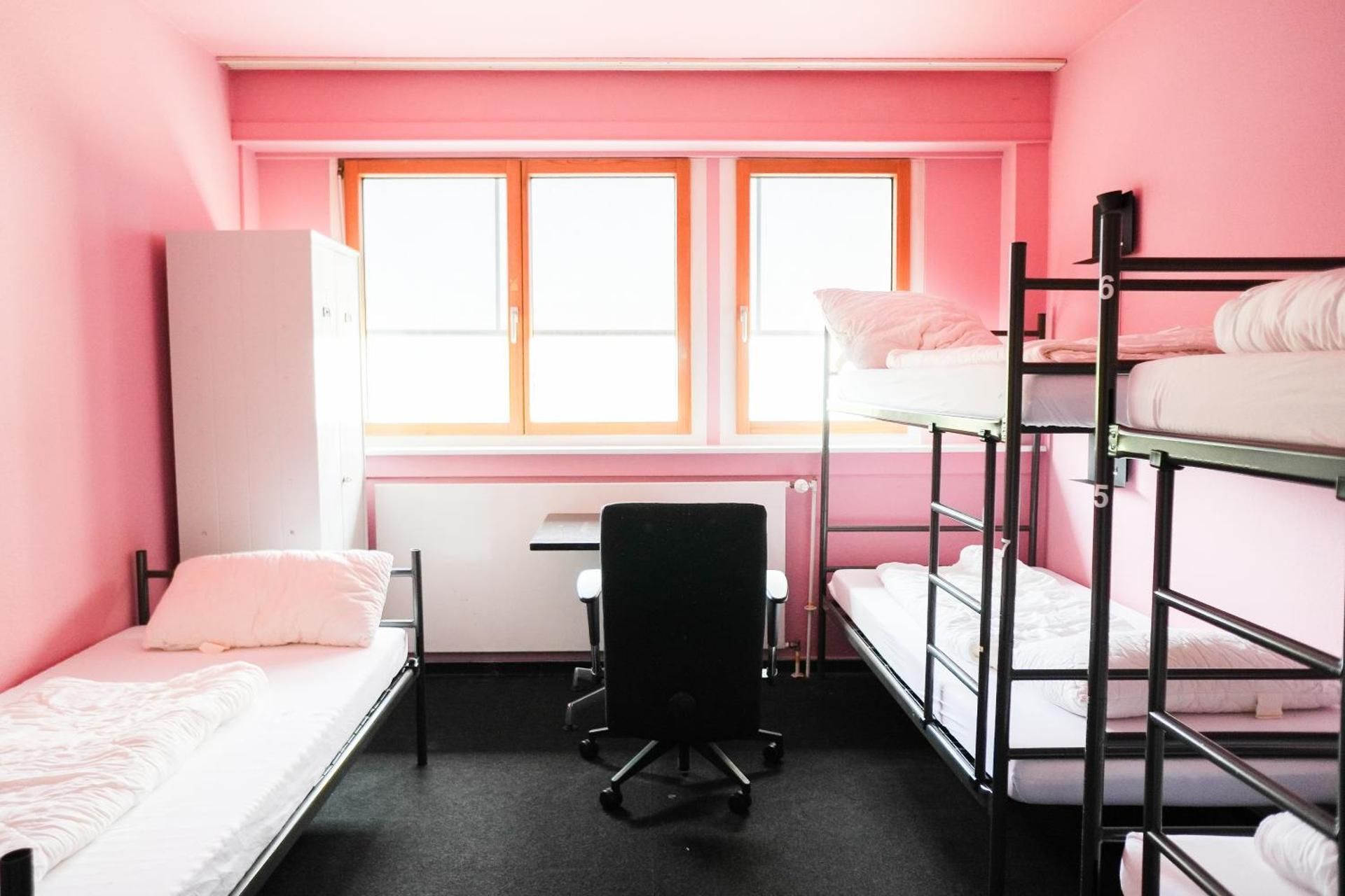 Mixed Dormitory Room