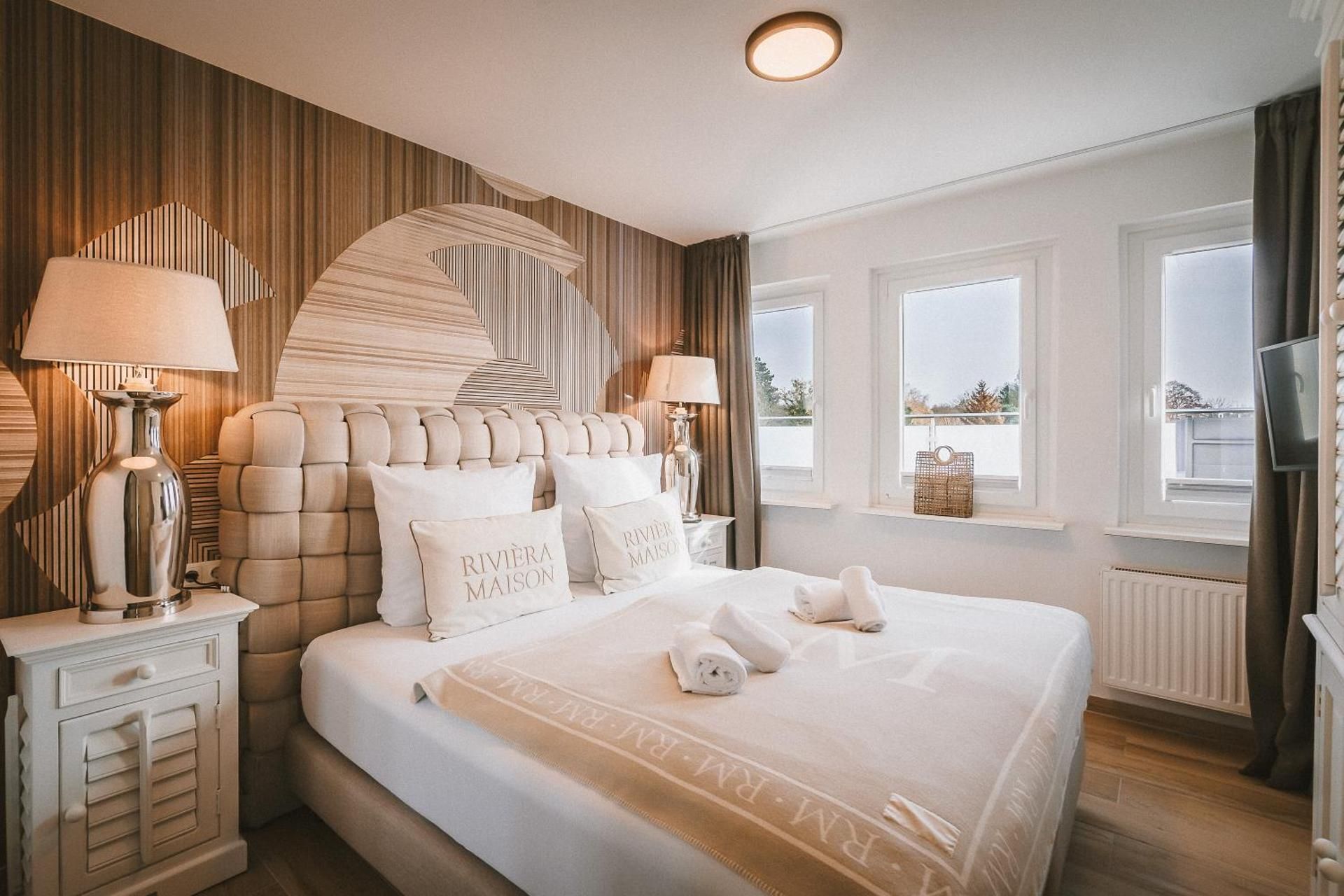 Deluxe King Suite