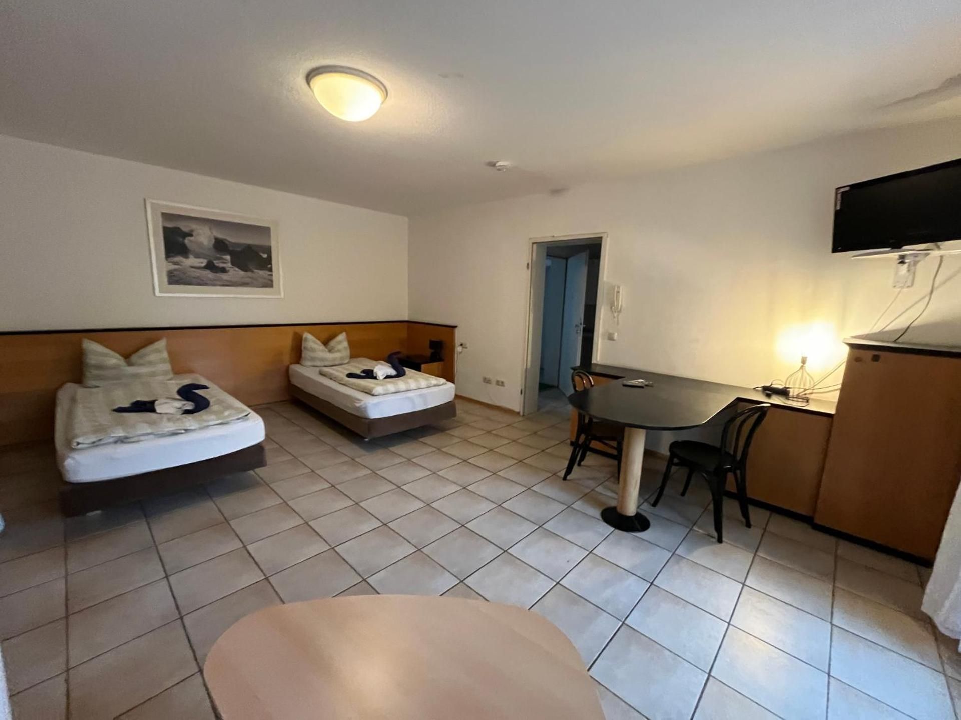 Apartmenthaus Home24 Apartment with Balcony 2