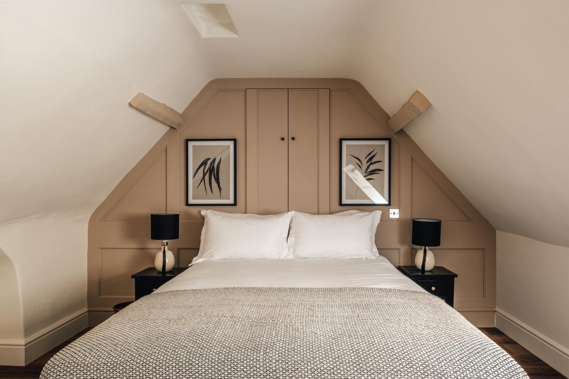 Deluxe Queen Room
