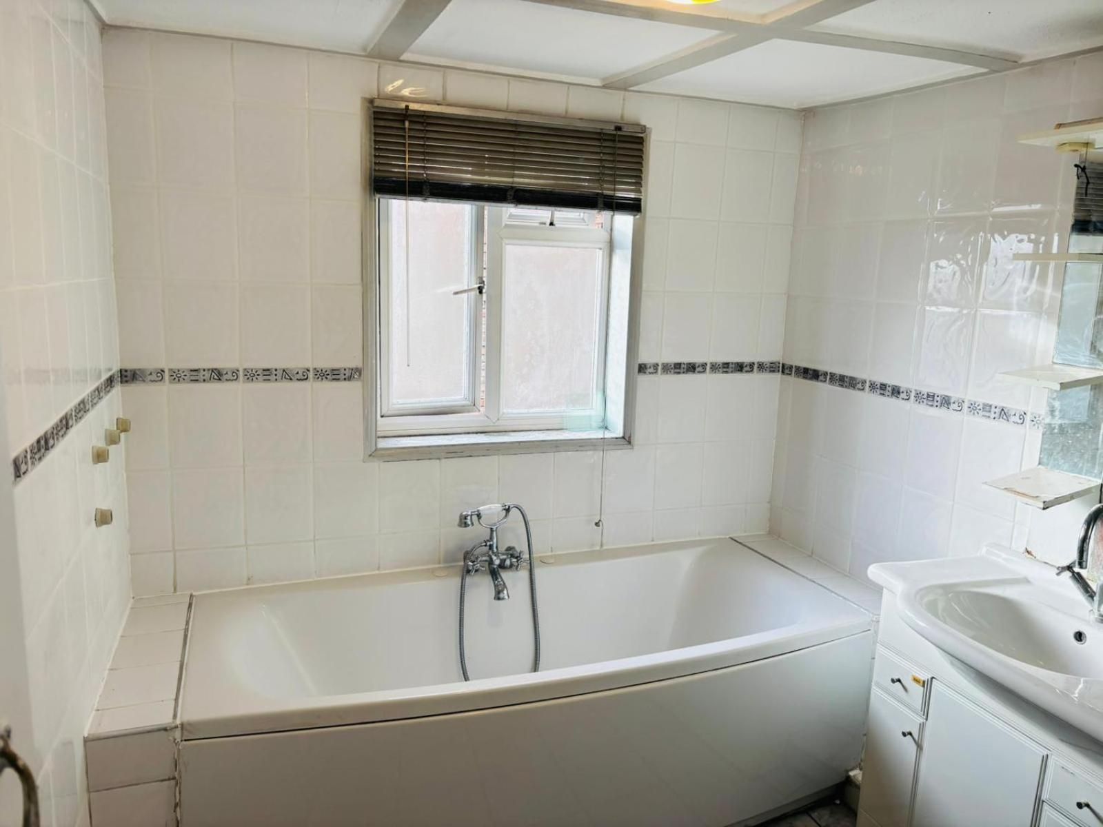 Standard Single Room with Shared Bathroom