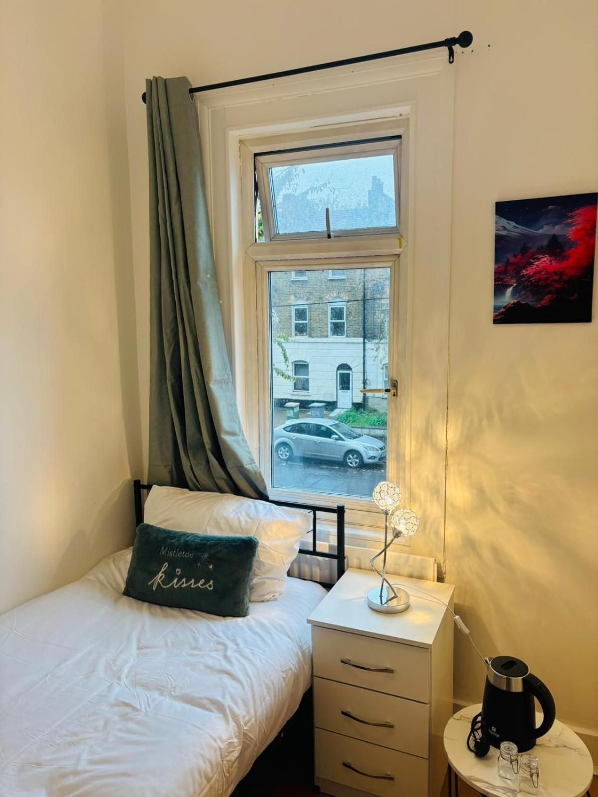 Standard Single Room with Shared Bathroom