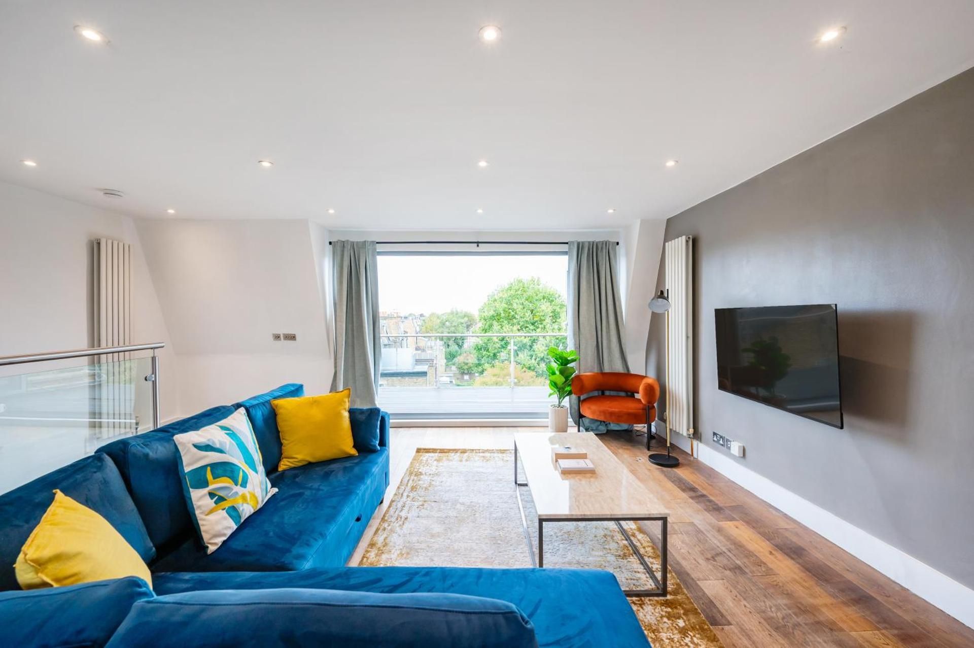 Three-Bedroom Apartment with Balcony