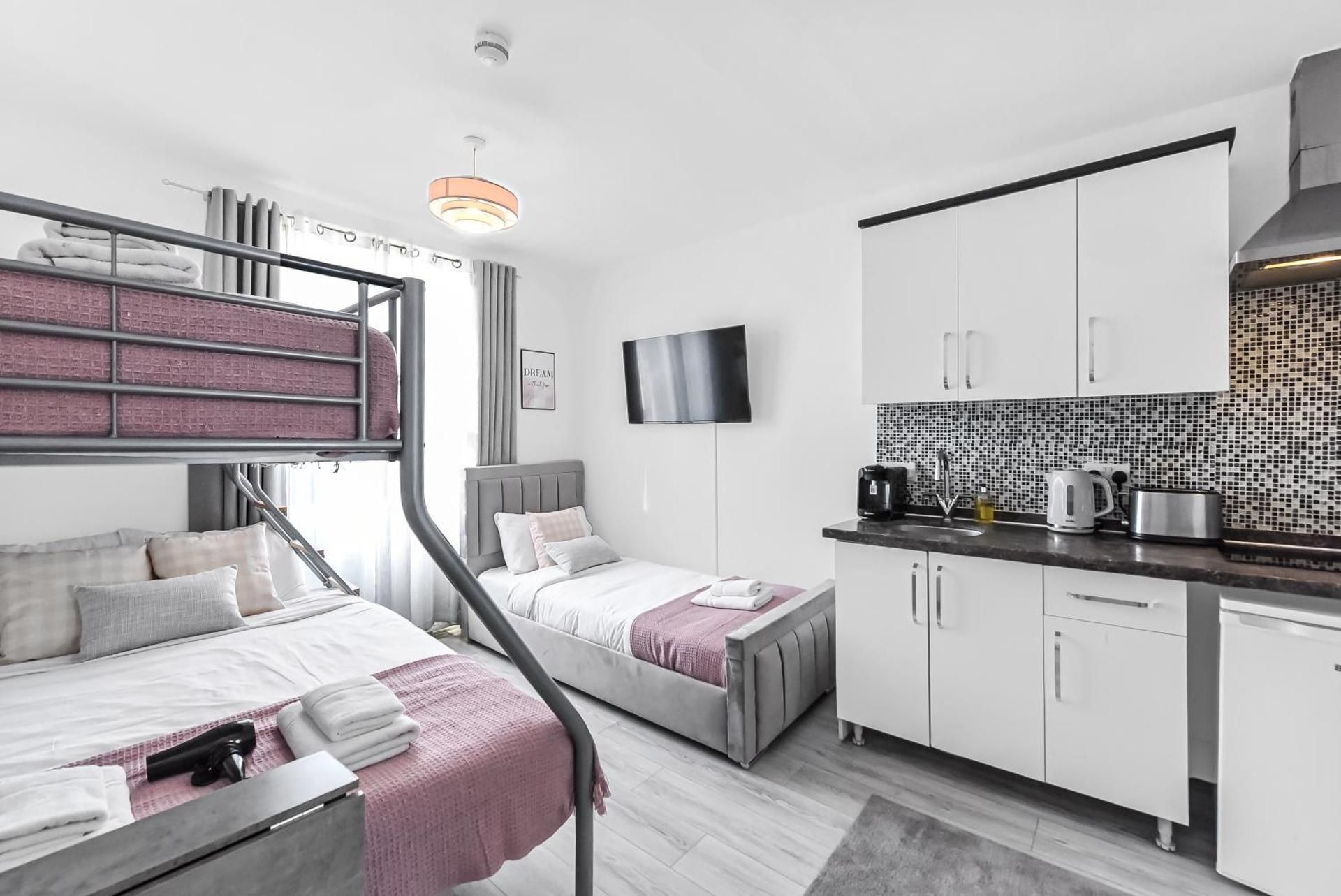 One-Bedroom Apartment