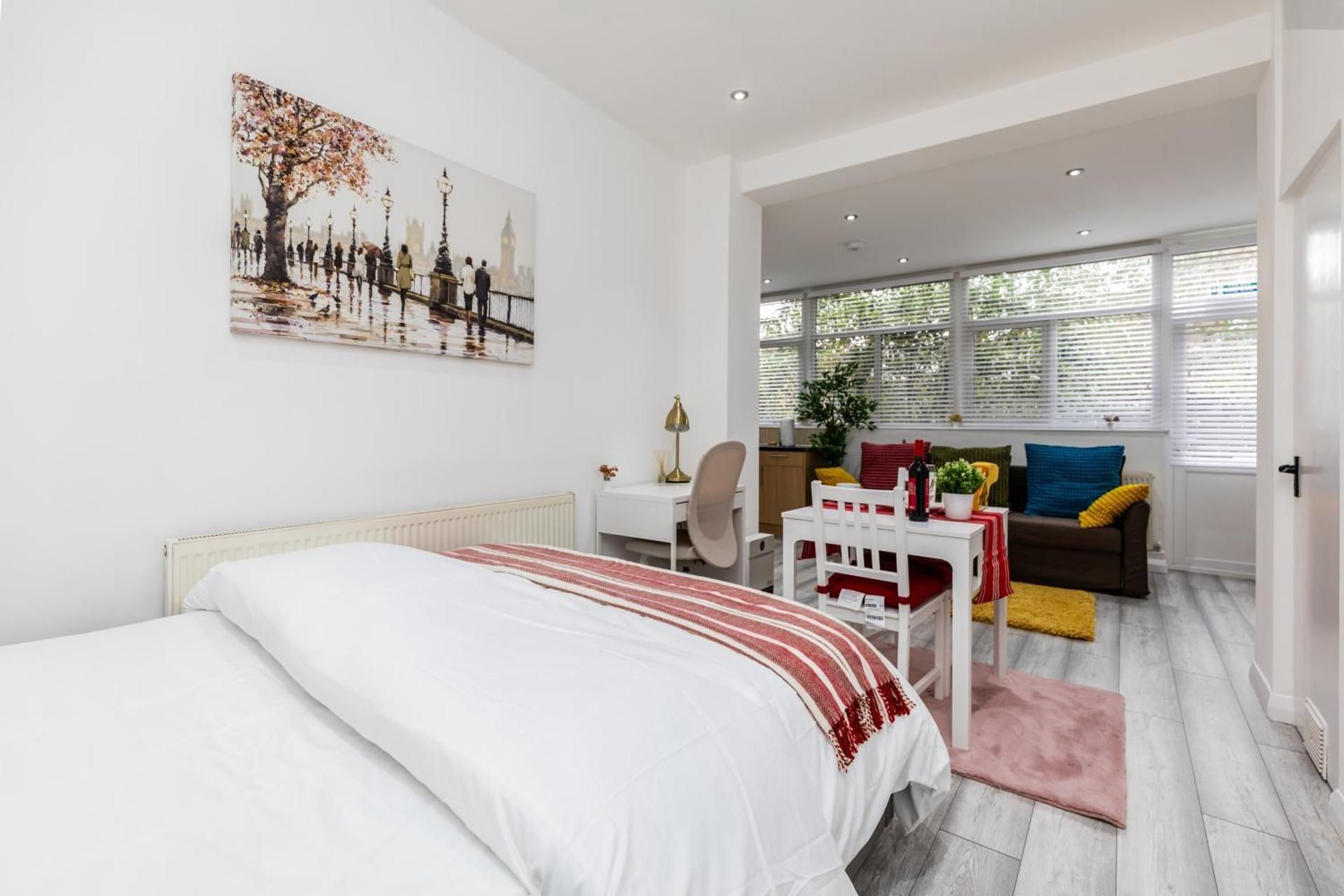 Studio Apartment with King Bed