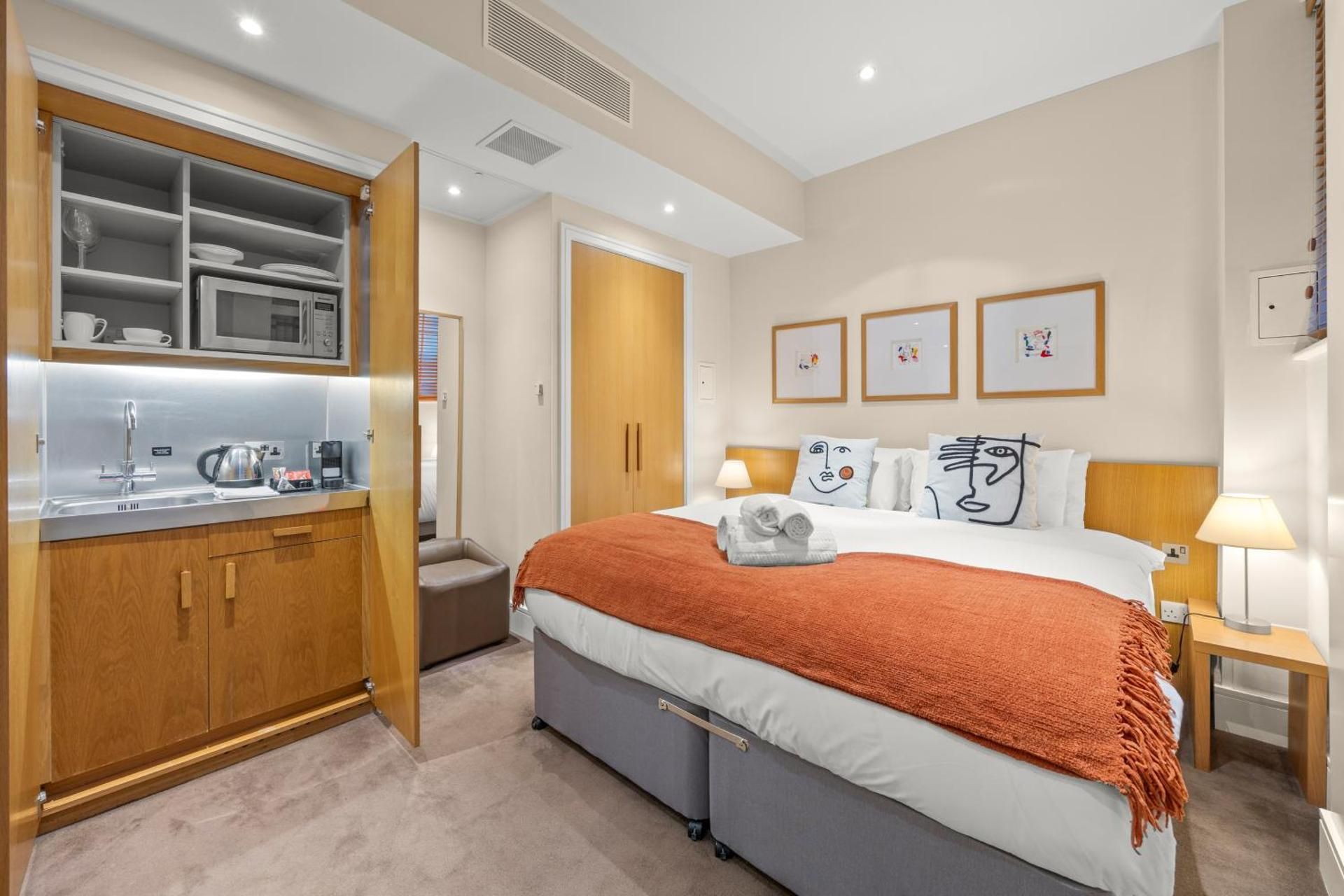 Superior King Room