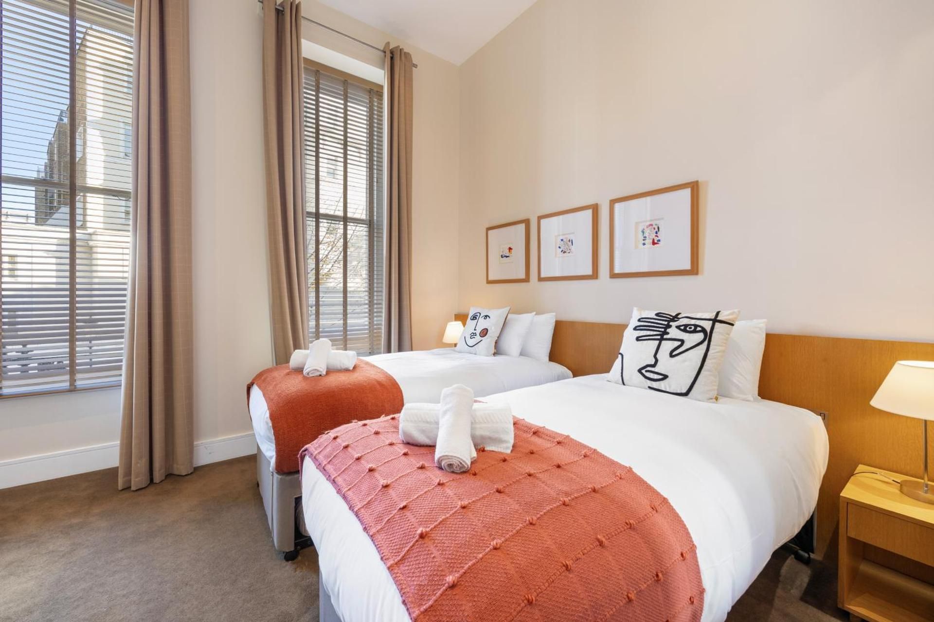Premium Super King Room