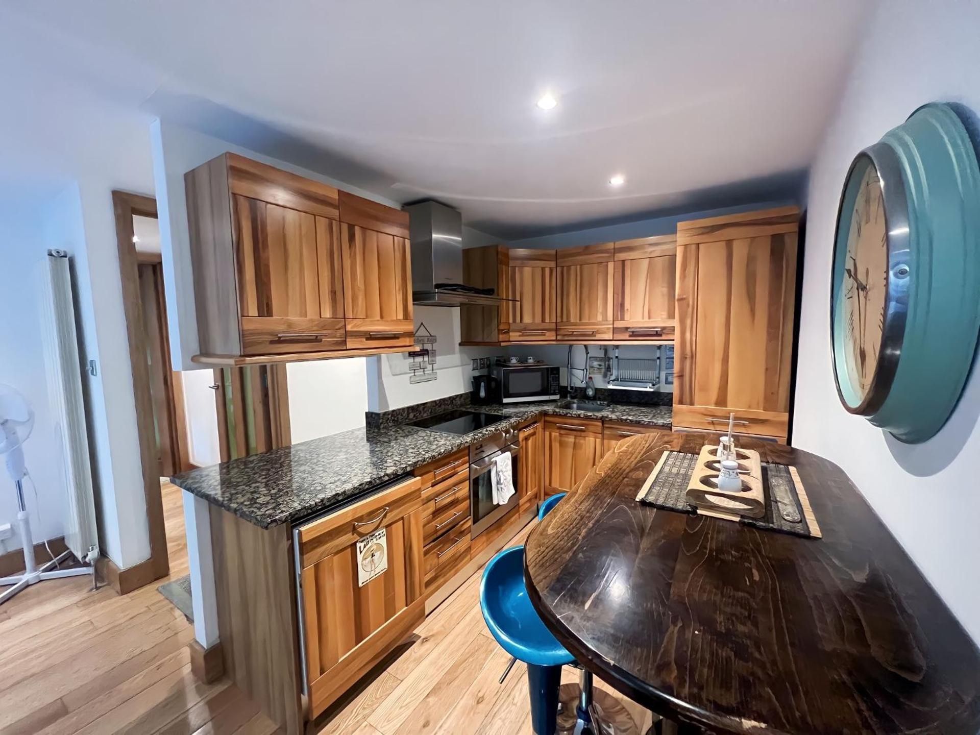 Two-Bedroom Deluxe Apartment with Balcony