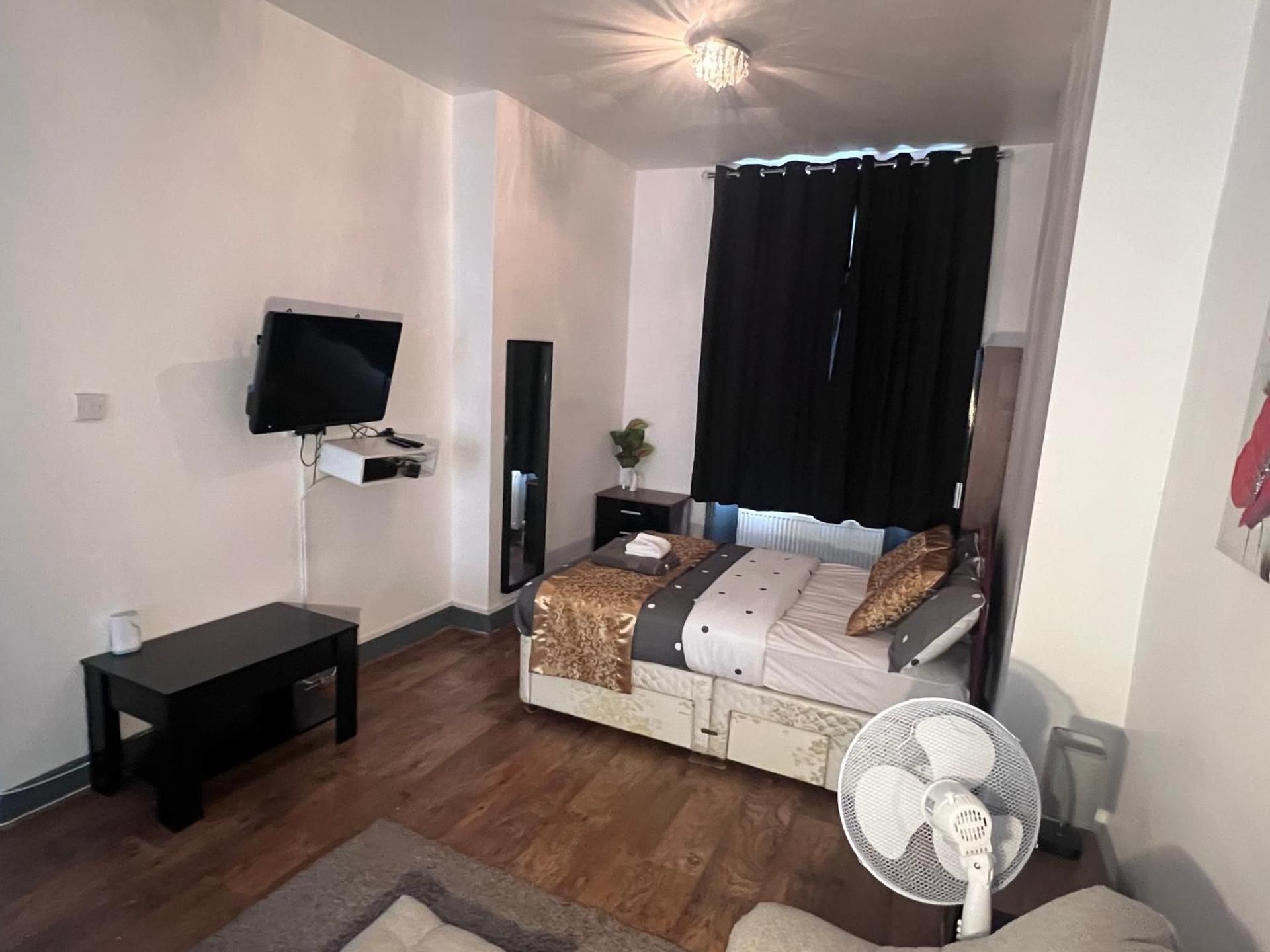 Deluxe Family Room