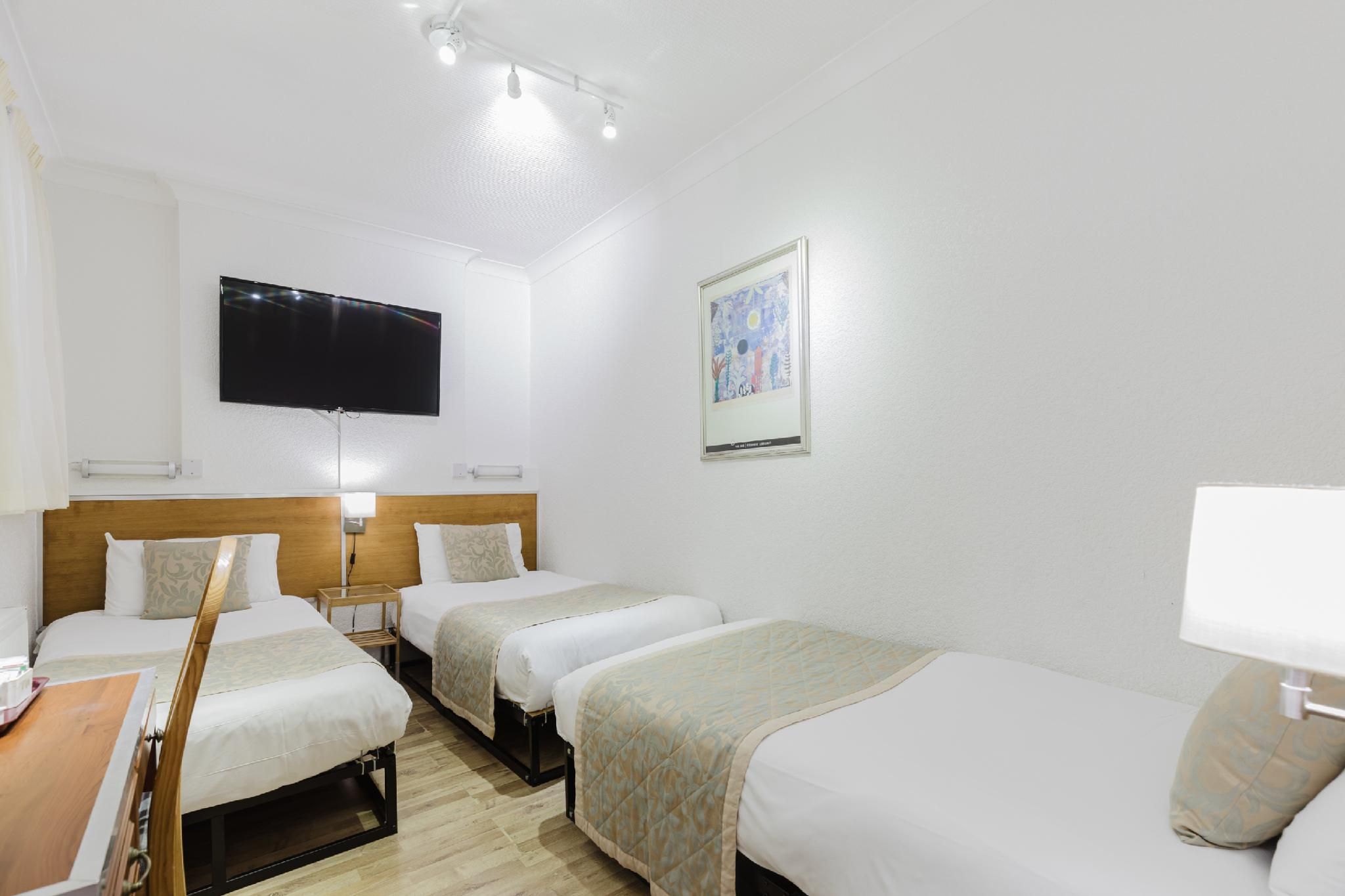 Triple Ensuite