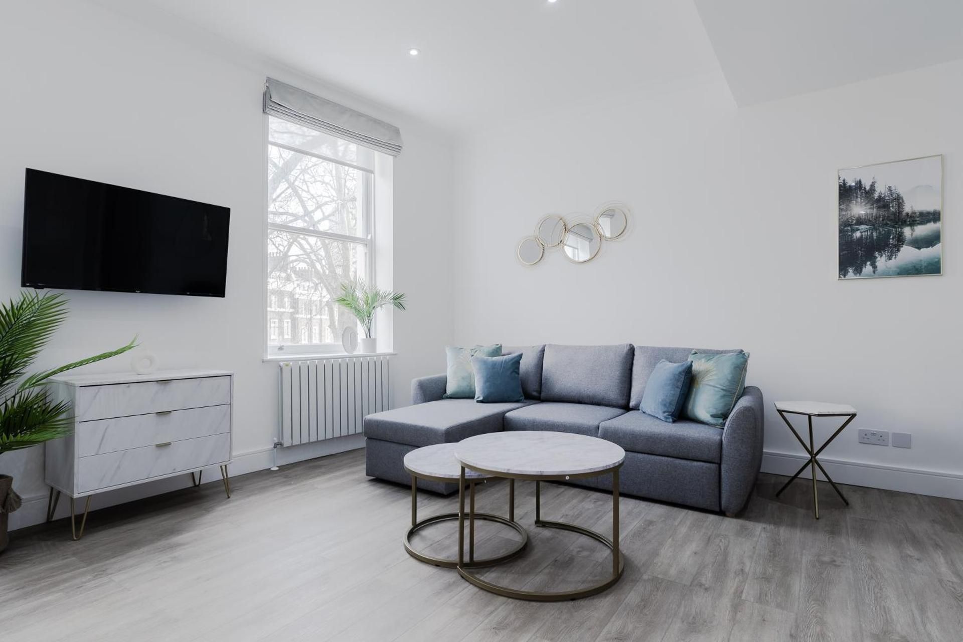 One-Bedroom Apartment