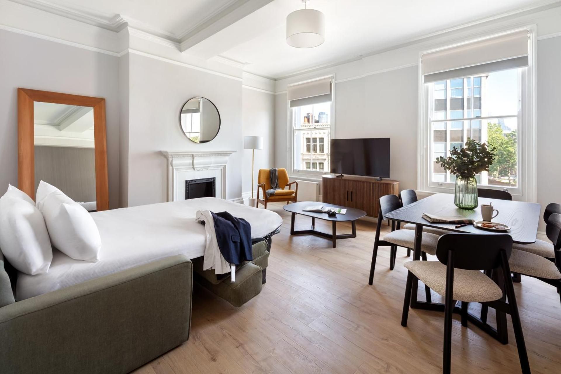 Three-Bedroom Deluxe Apartment