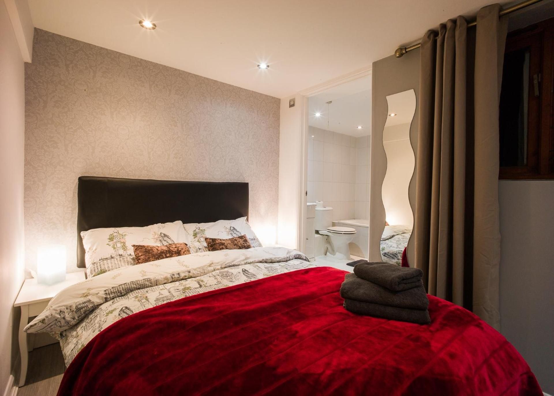 Double Room with Private Bathroom
