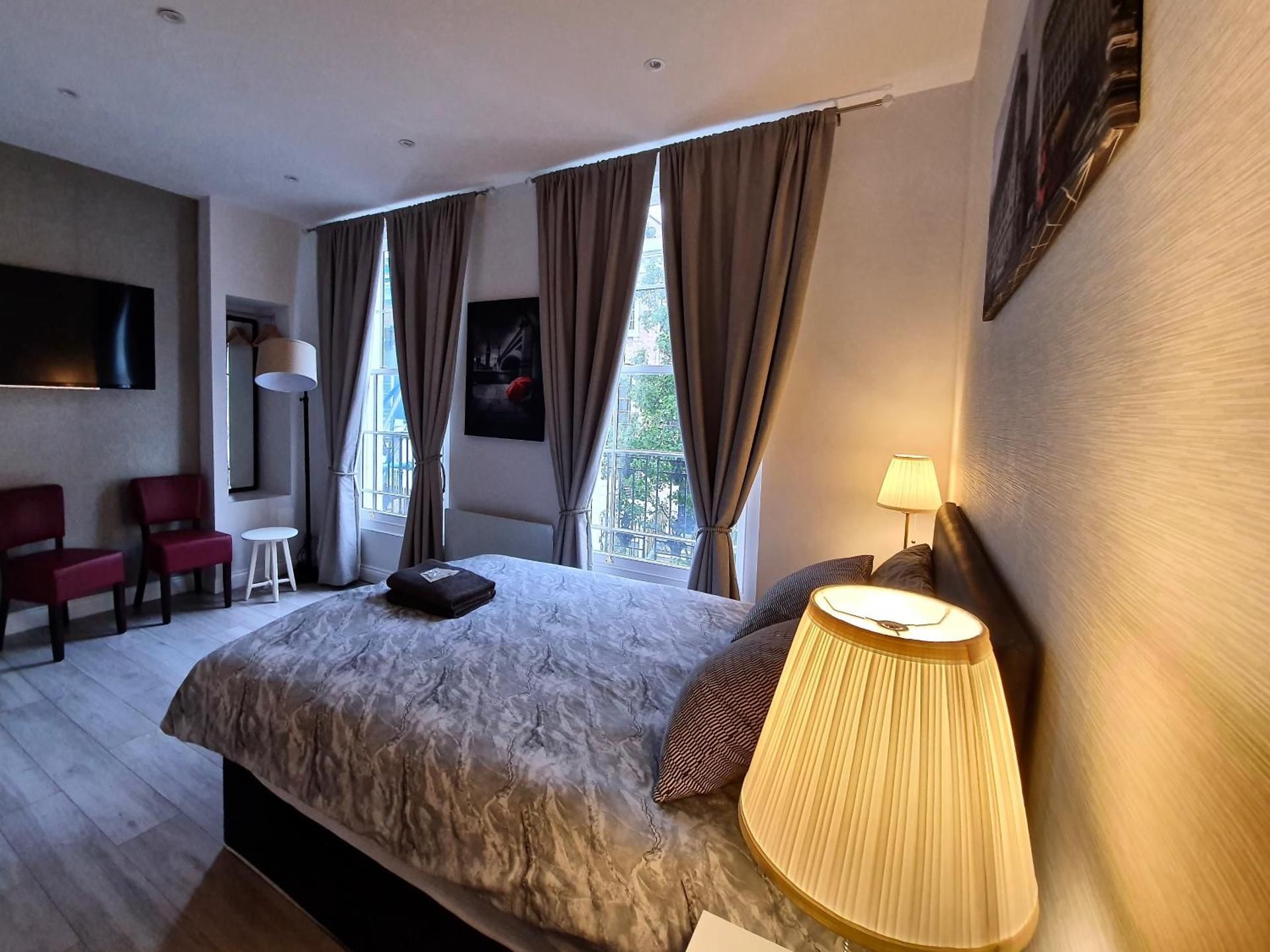 Deluxe Double Room with Shower