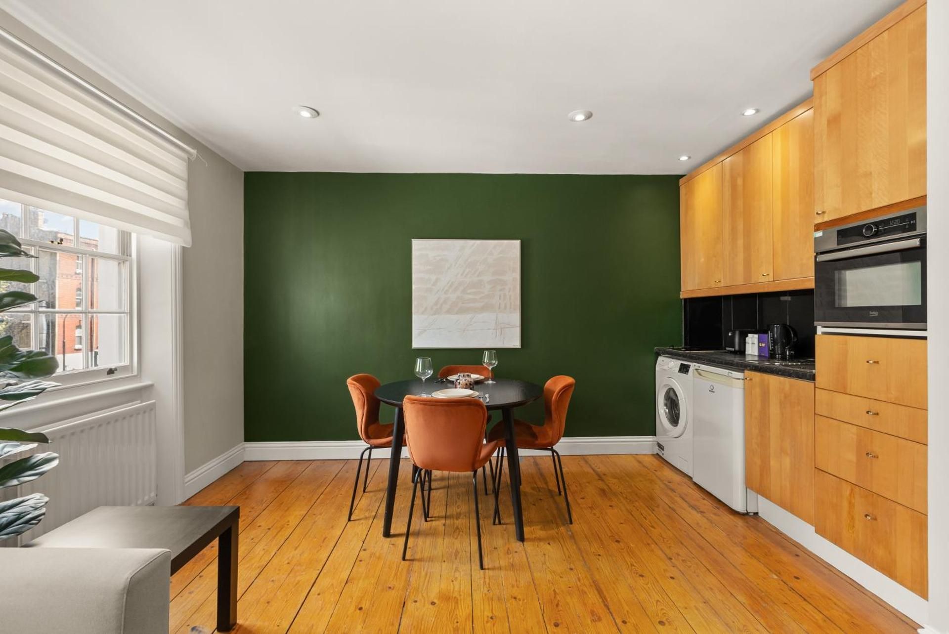 One-Bedroom Apartment with Balcony