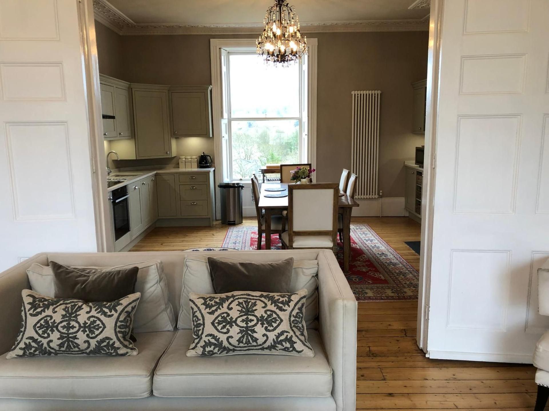 1 Georges Place Bath Three-Bedroom Apartment