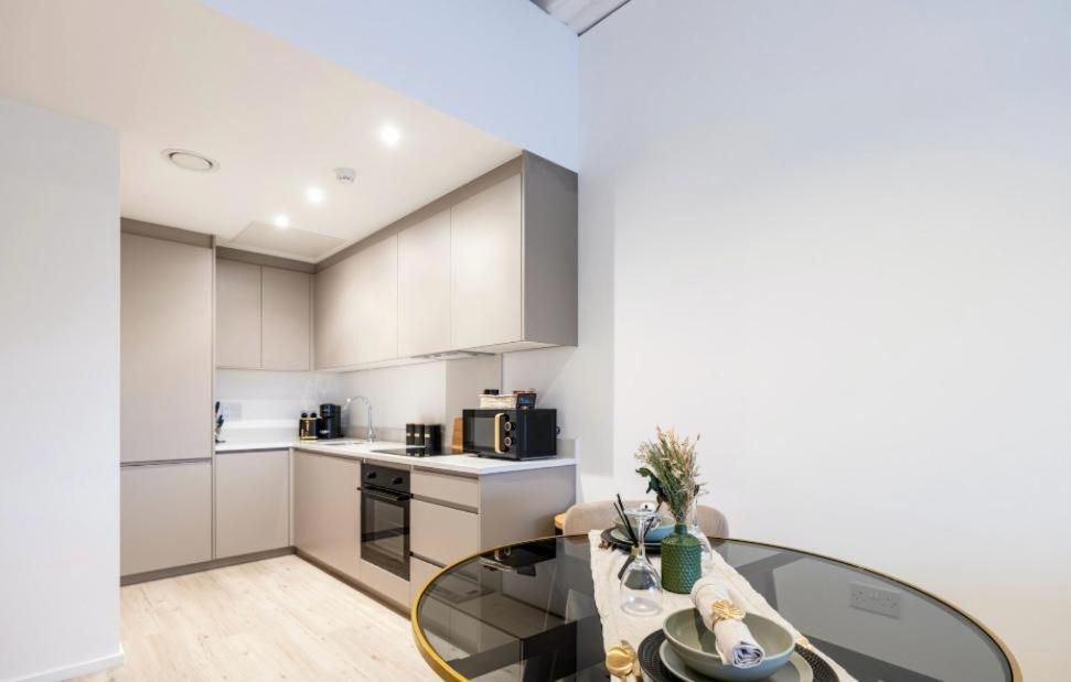 Deluxe One-Bedroom Apartment with City View