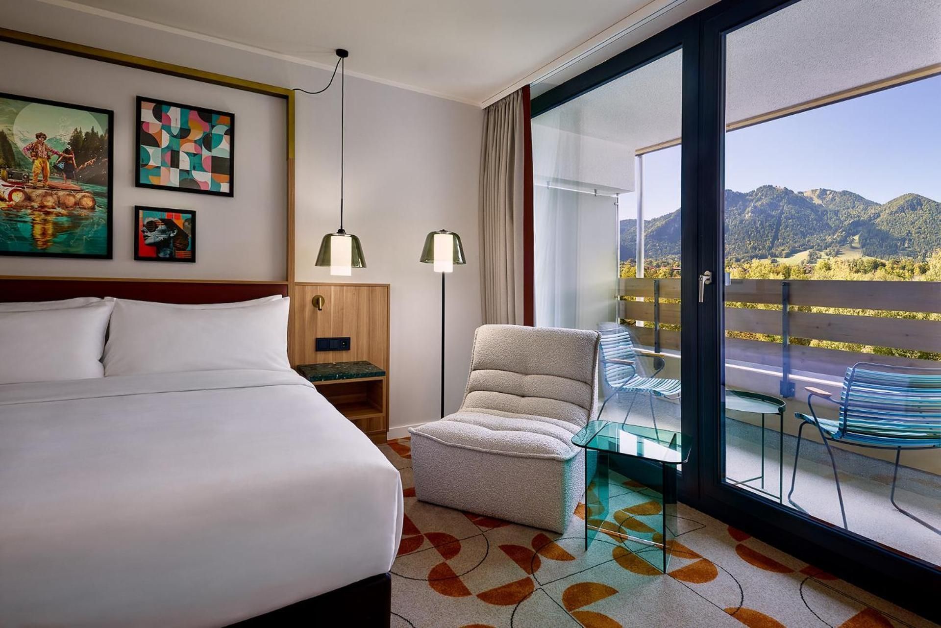 King Room with Mountain View and Balcony - Top Floor