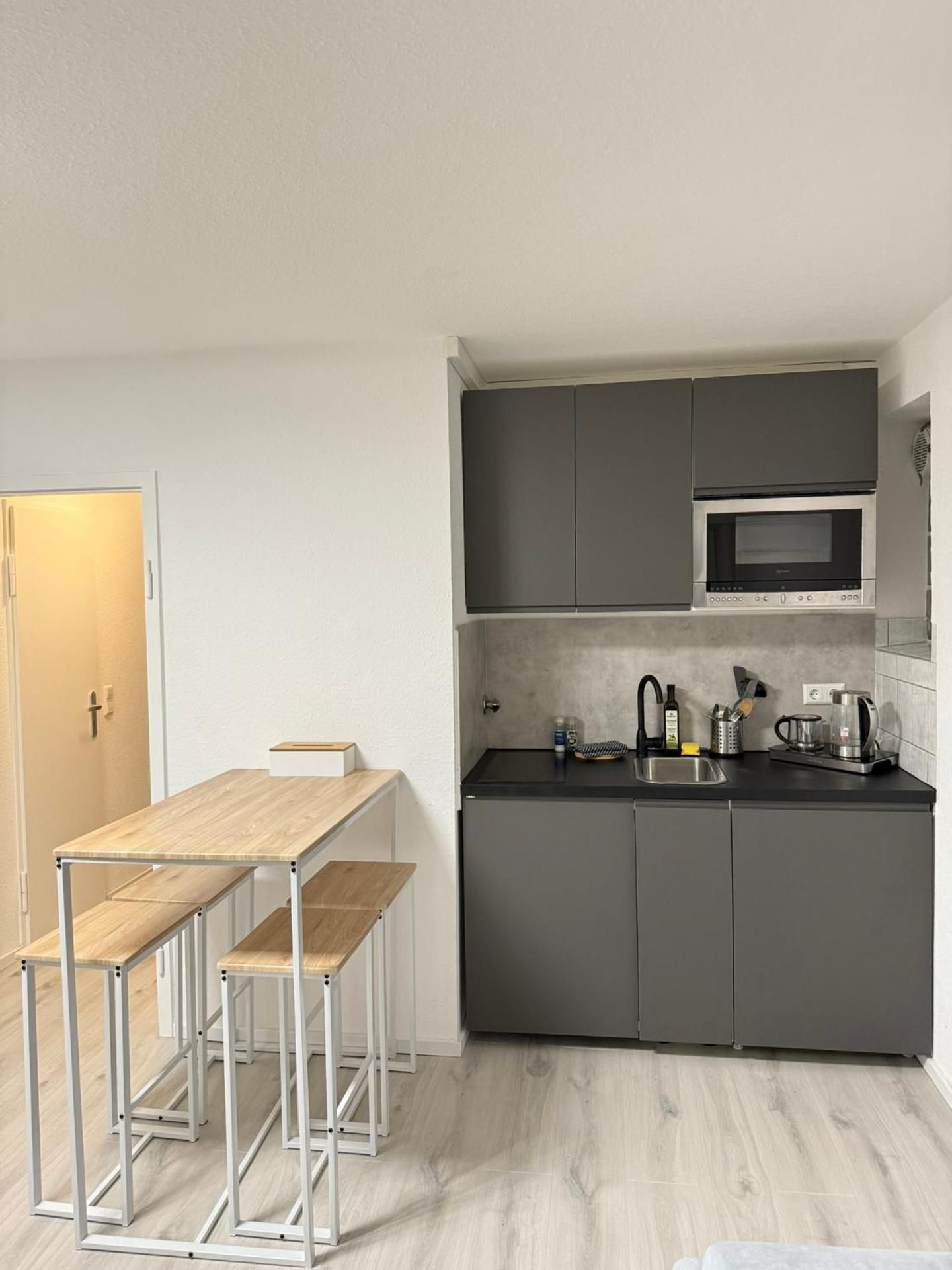 One-Bedroom Apartment with Balcony