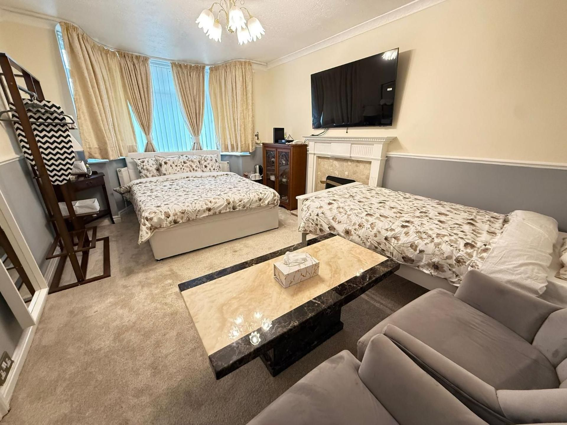 Deluxe Family Room