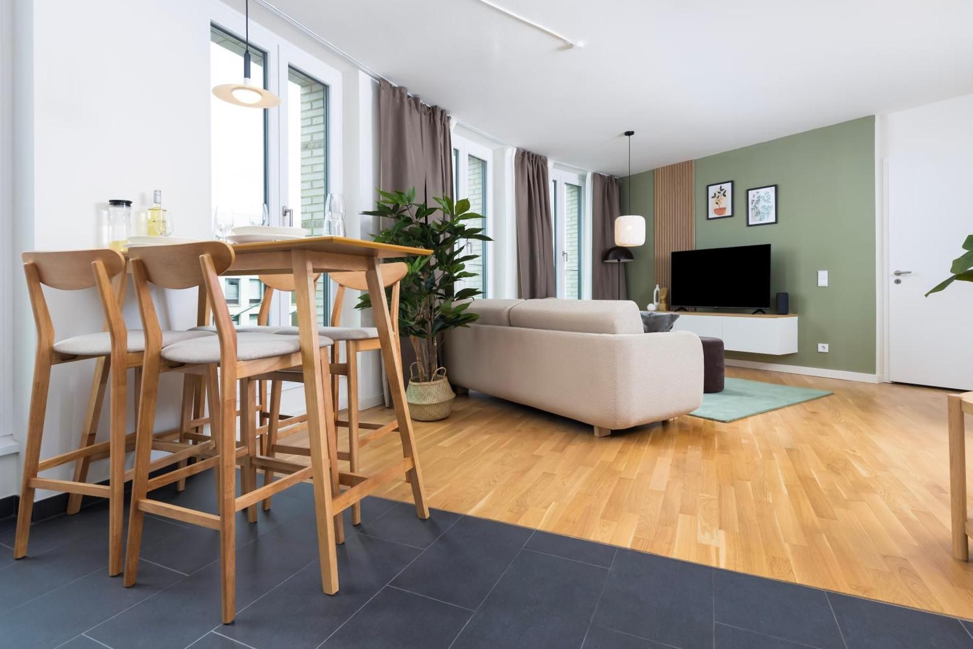 One-Bedroom Apartment With City View