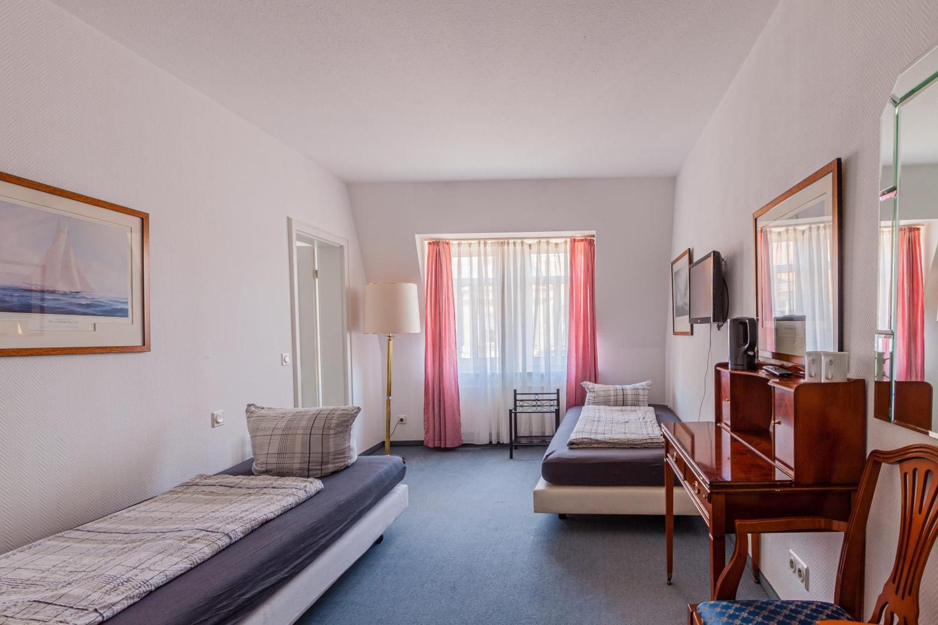 Twin Room with Private Bathroom