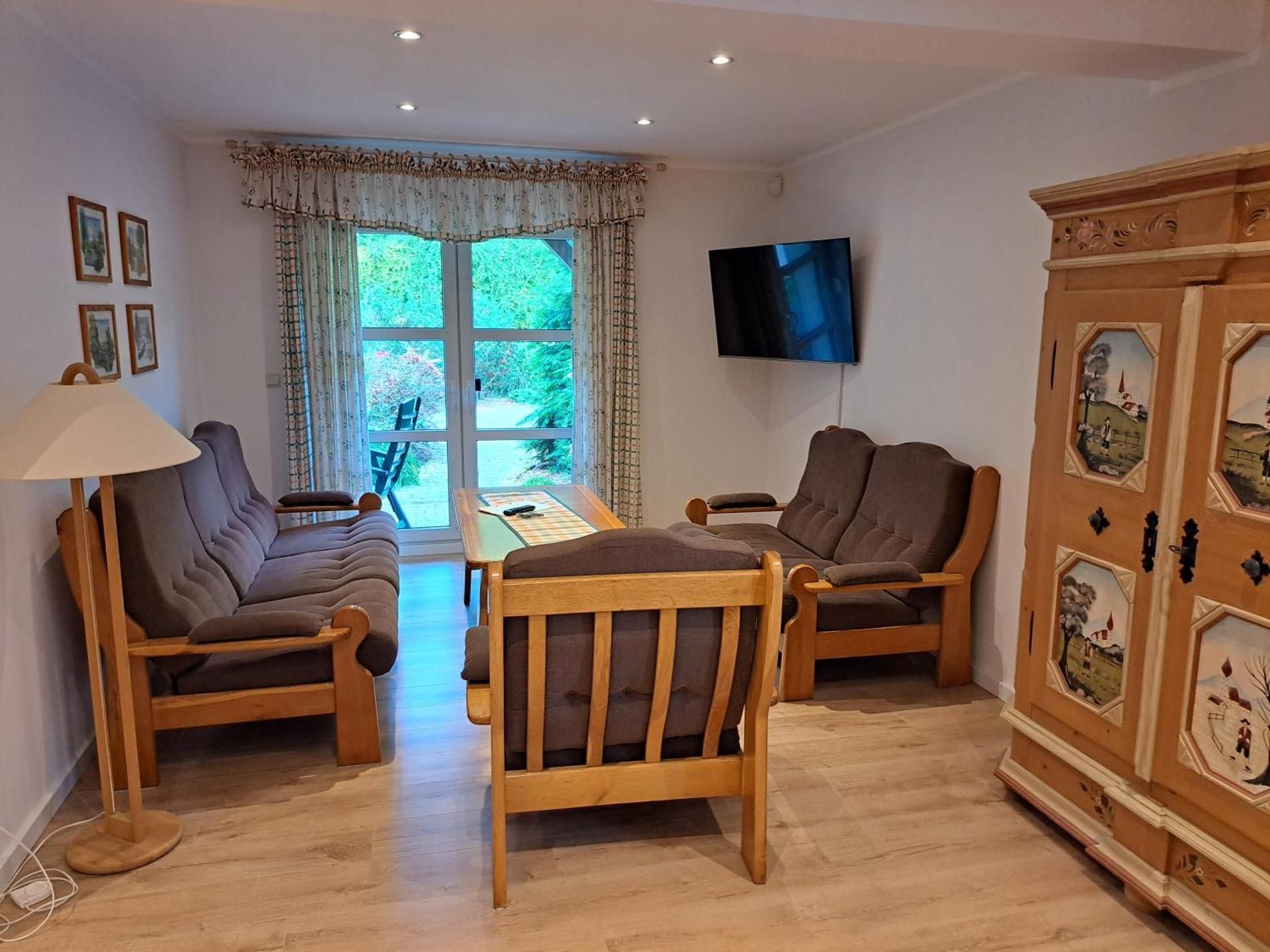 Family Room with Garden View