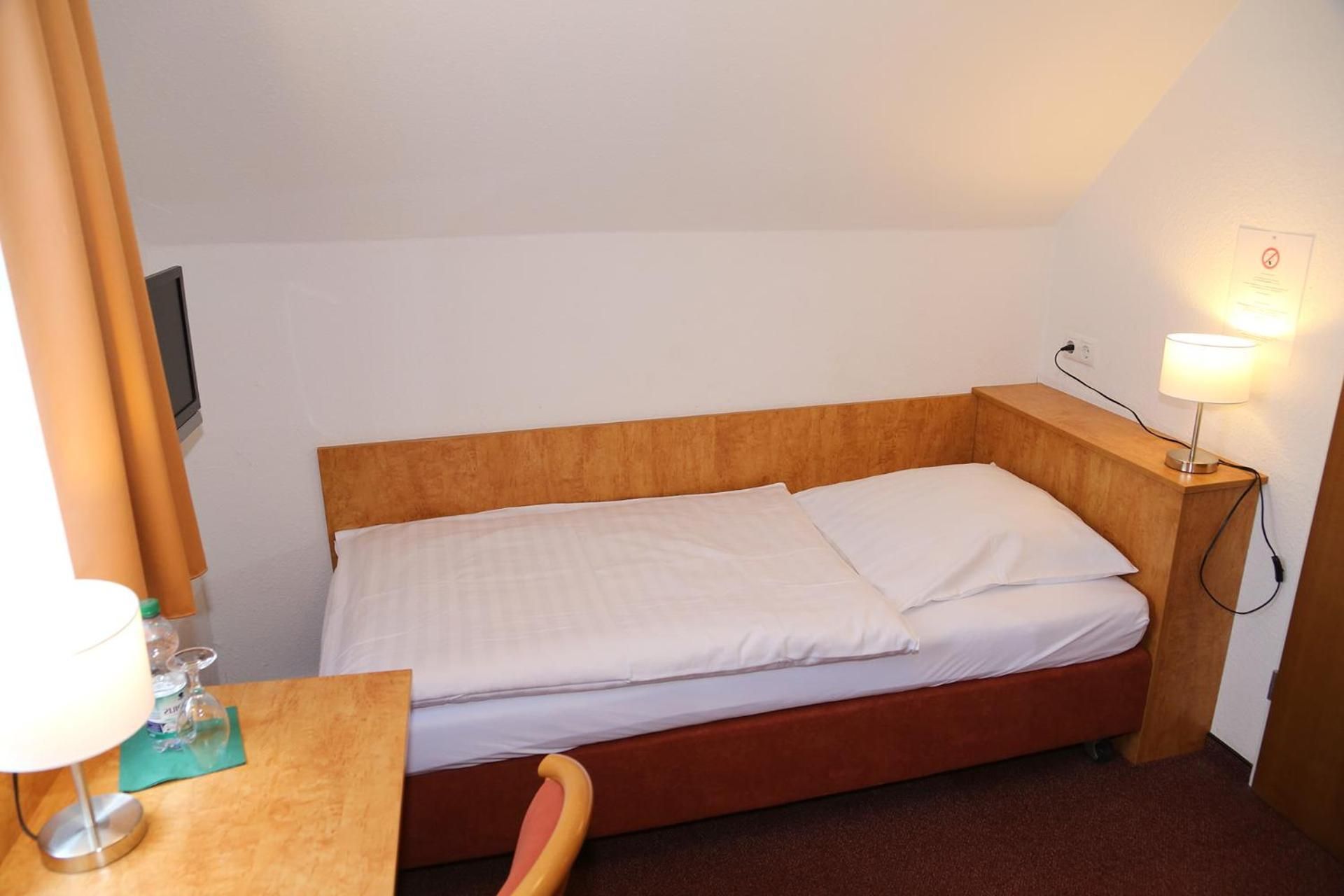 Single Room with Shared Bathroom