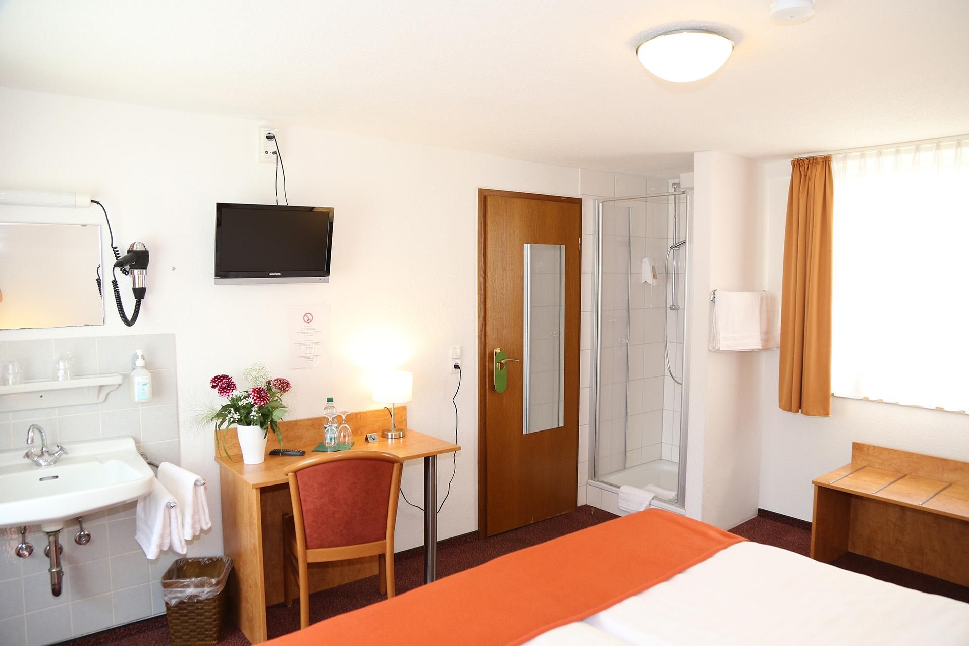 Economy-Doppelzimmer-Gemeinsames Badezimmer