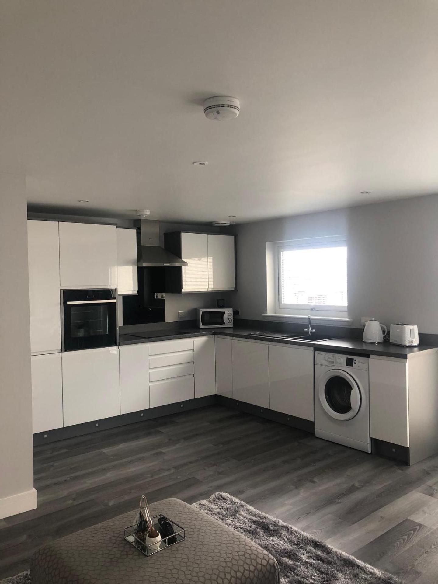 Deluxe One-Bedroom Apartment