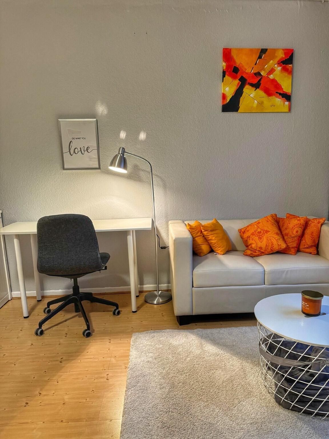 Apartment-Eigenes Badezimmer-Apartment-Strassenblick