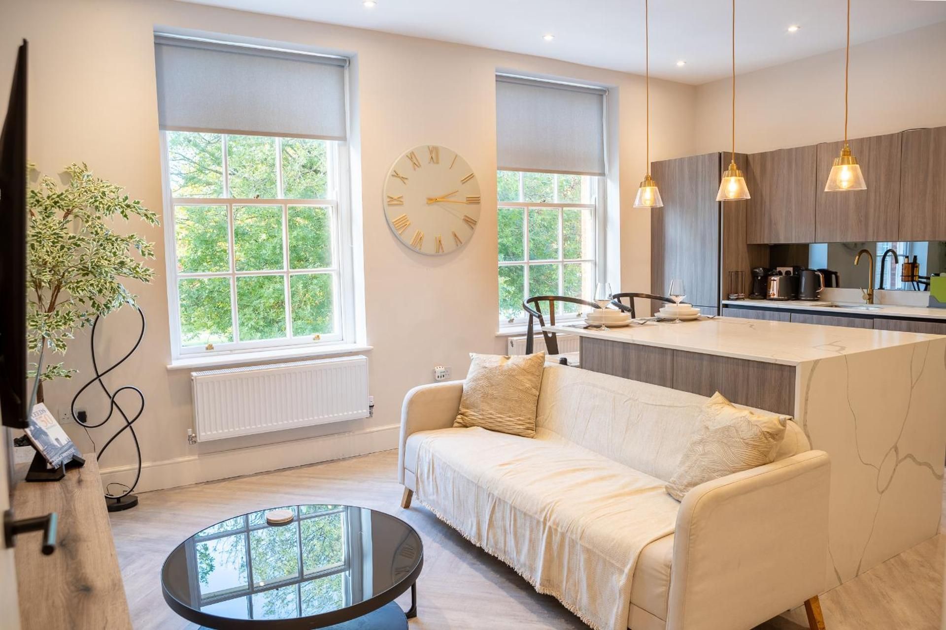 Deluxe One-Bedroom Apartment with Garden View