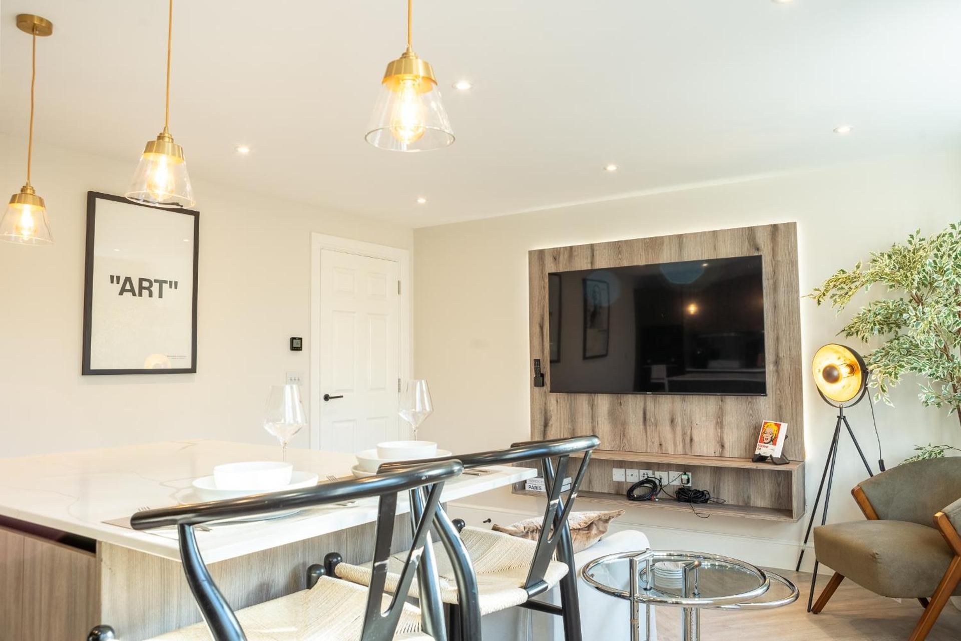 Three-Bedroom Deluxe Apartment