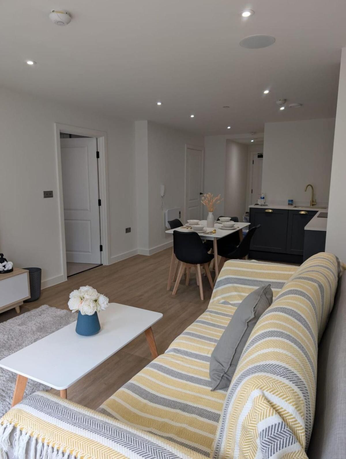 Deluxe One-Bedroom Apartment with City View