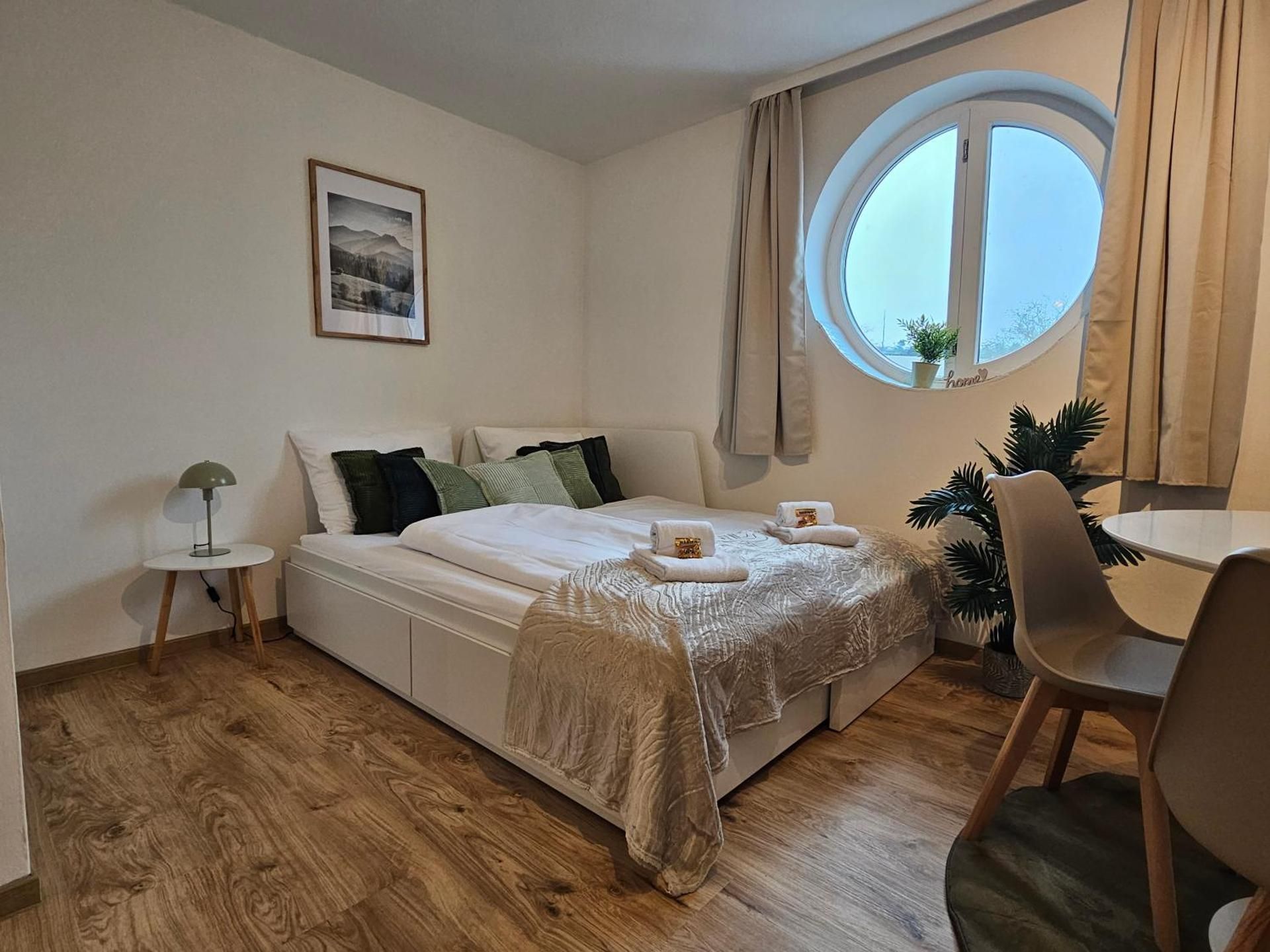 One-Bedroom Apartment with Balcony