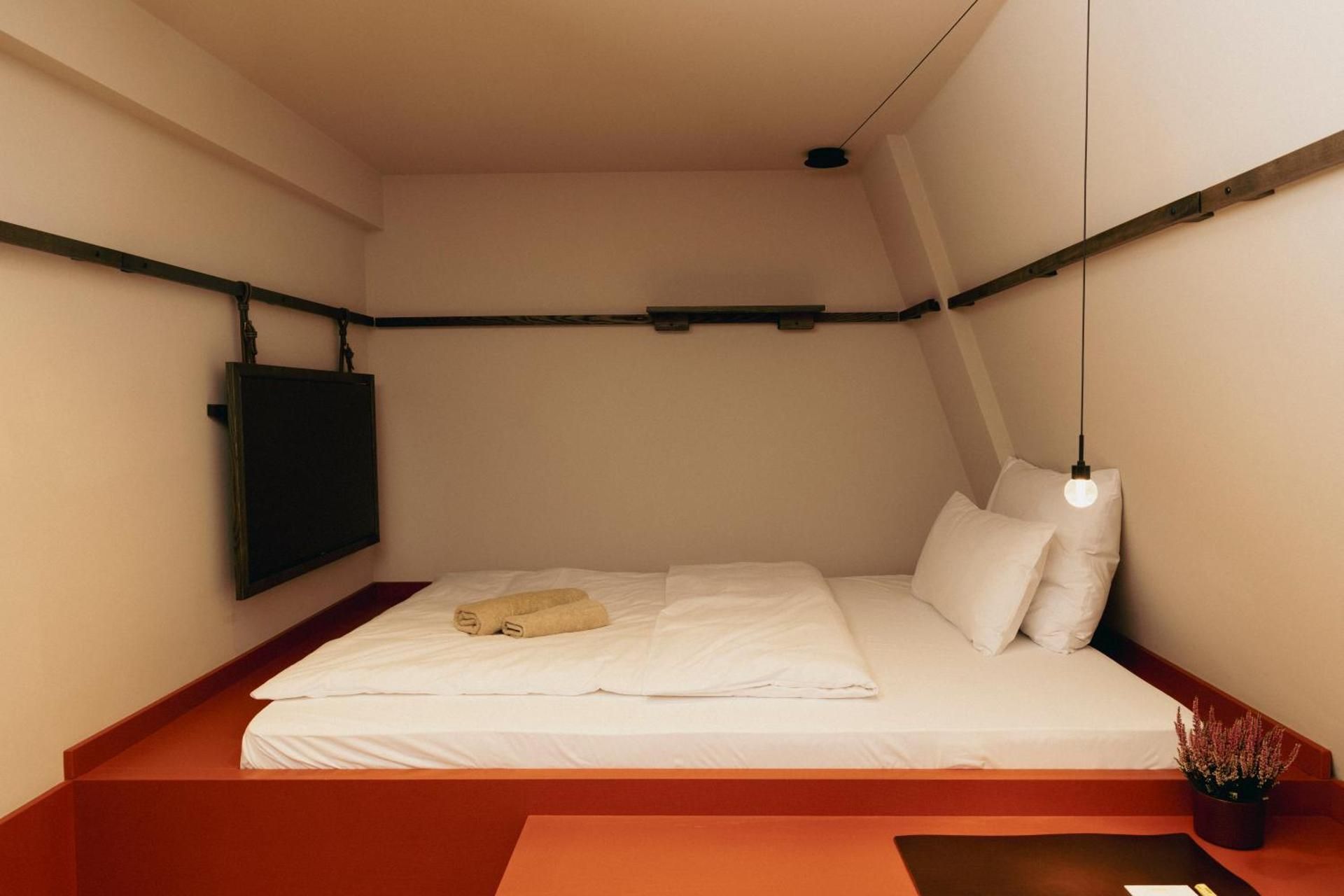 'French Cozy Room'