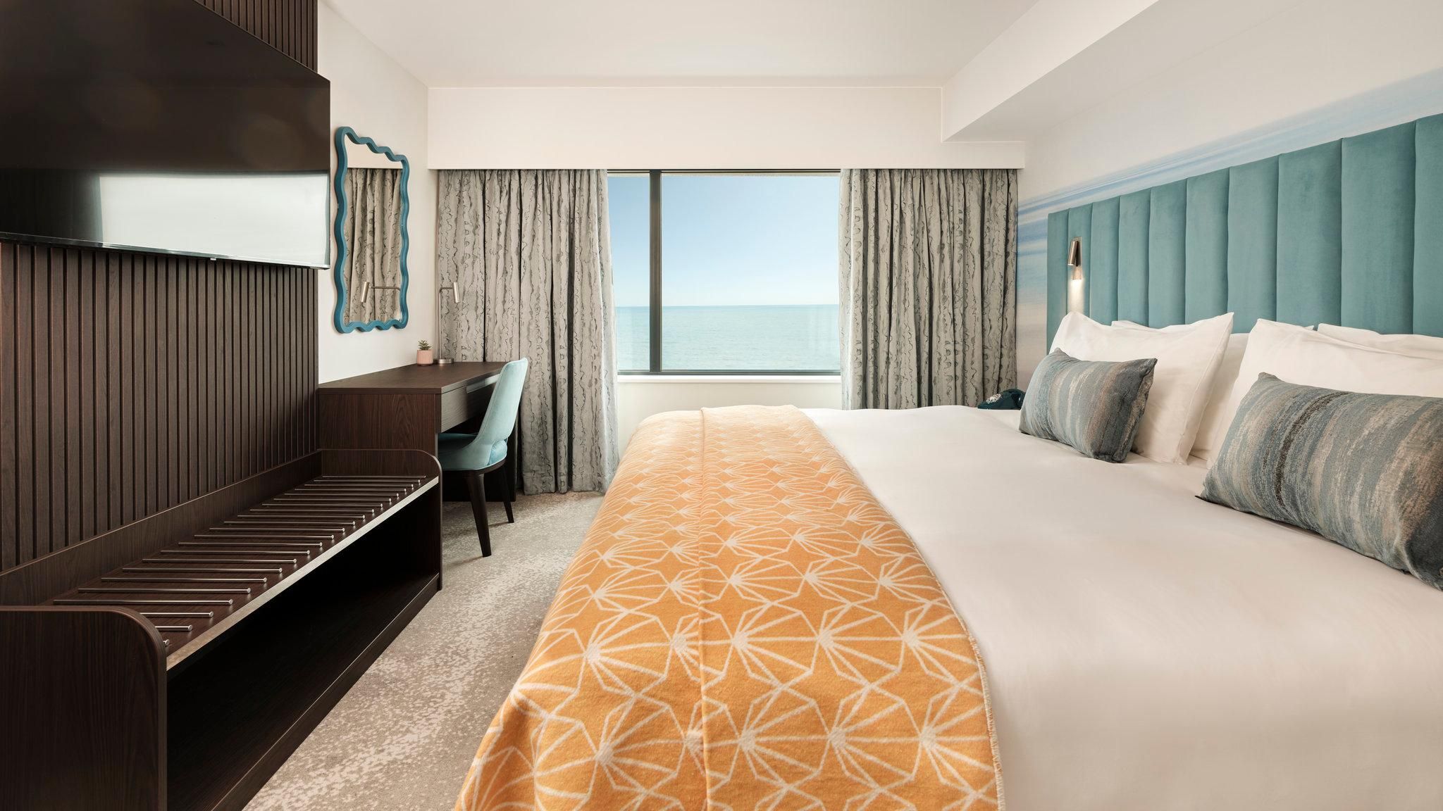 1 King Standard Sea View
